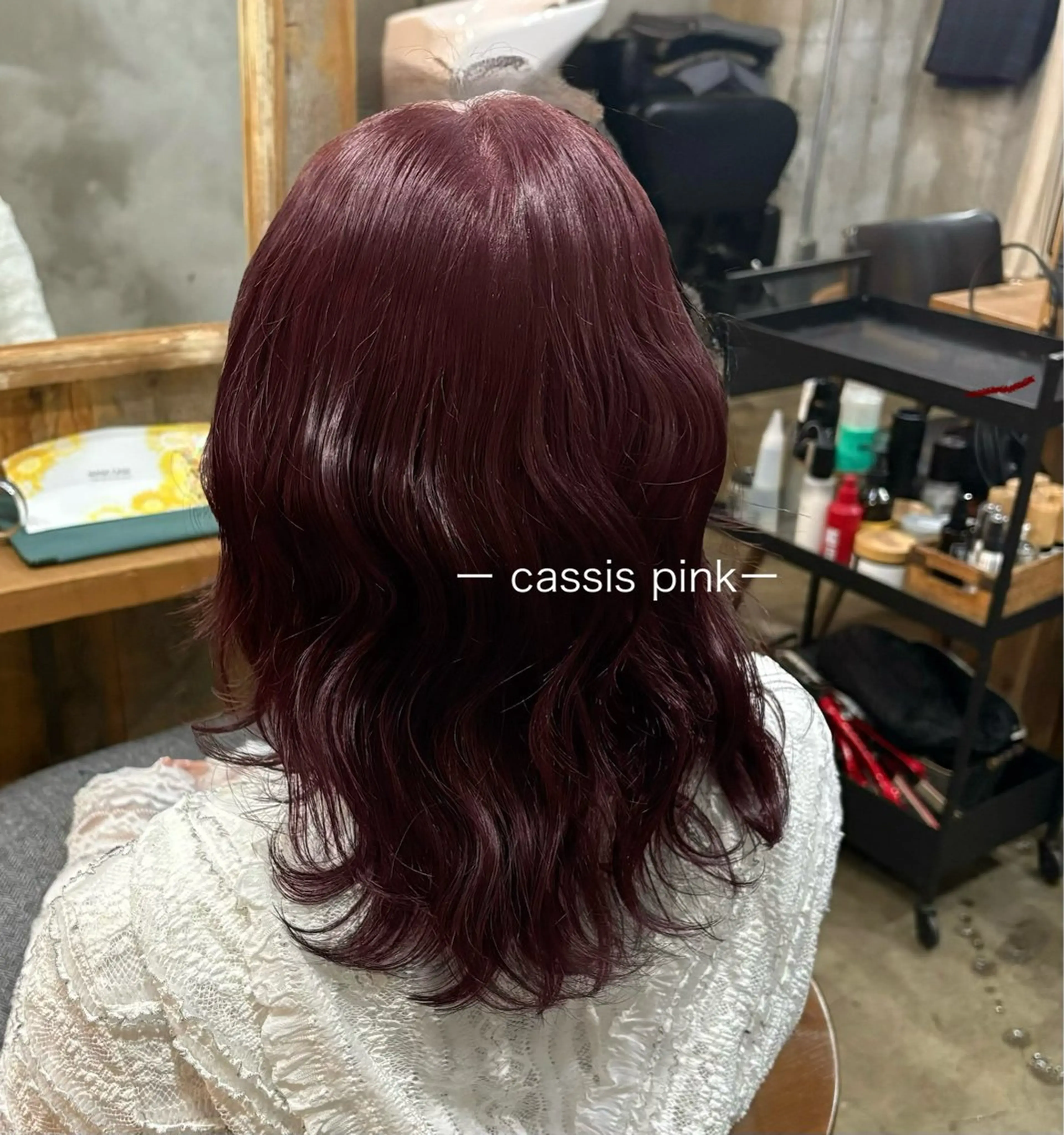 セミロング カラー ブリーチ ボルドーカラー 透明感カラー ブリーチなしカラー ヘアカラー トリートメント Hina🧵/恵比寿 中目黒/透明感カラーのヘアスタイル