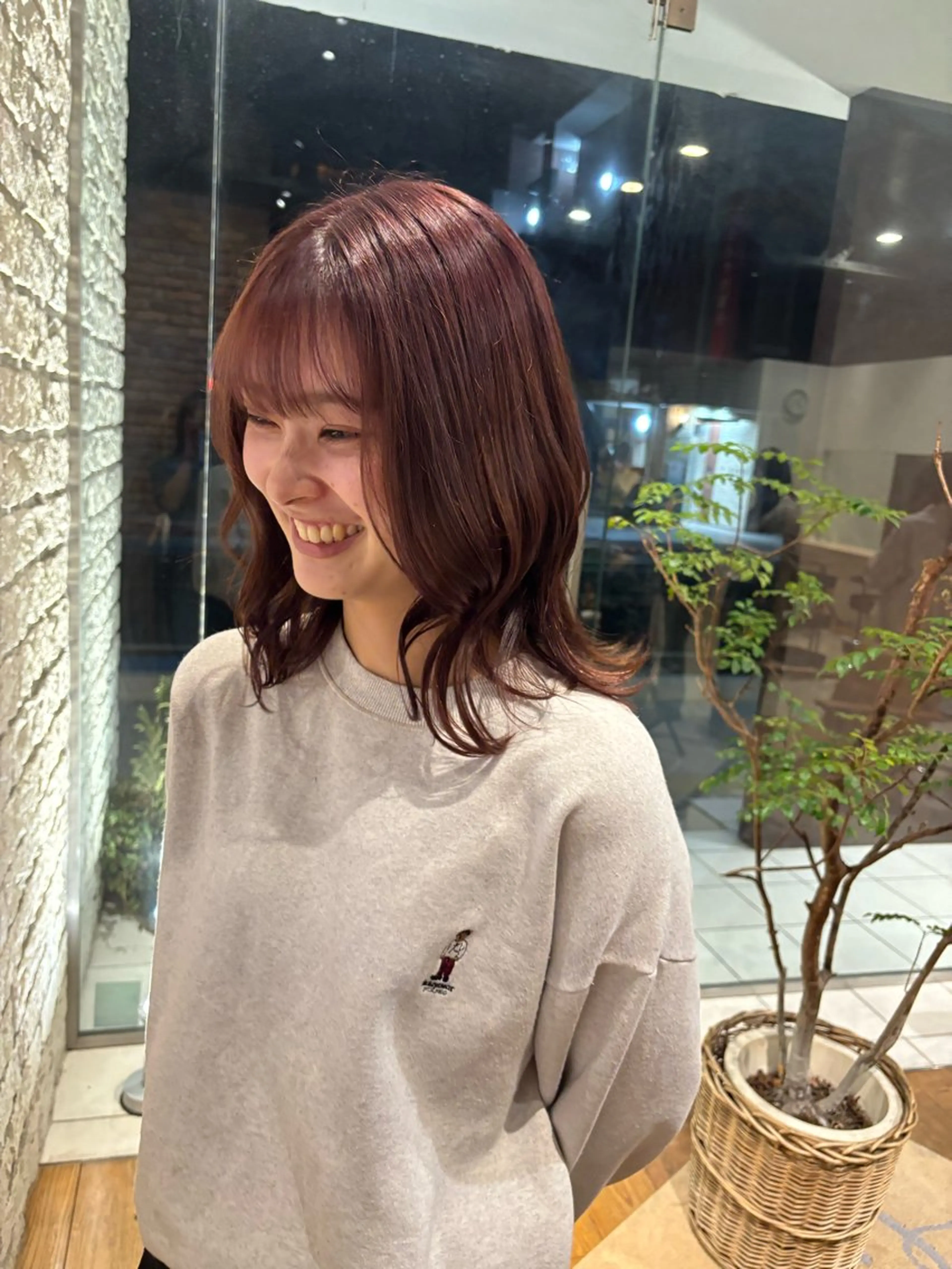 ミディアム カラー Suzu🪽 大宮美容室のヘアスタイル