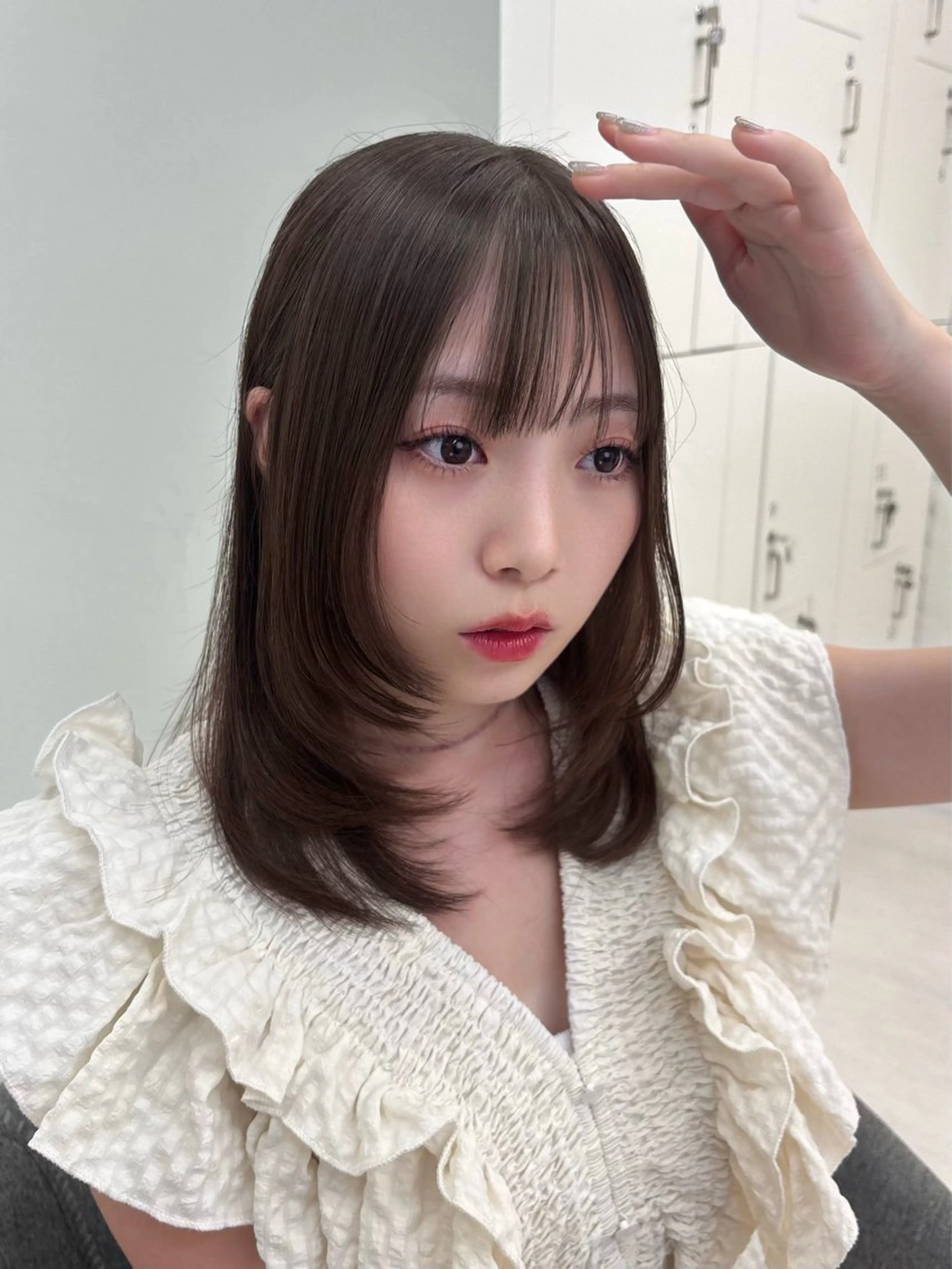 ミディアム mei / レイヤー 顔まわり 🤍のヘアスタイル
