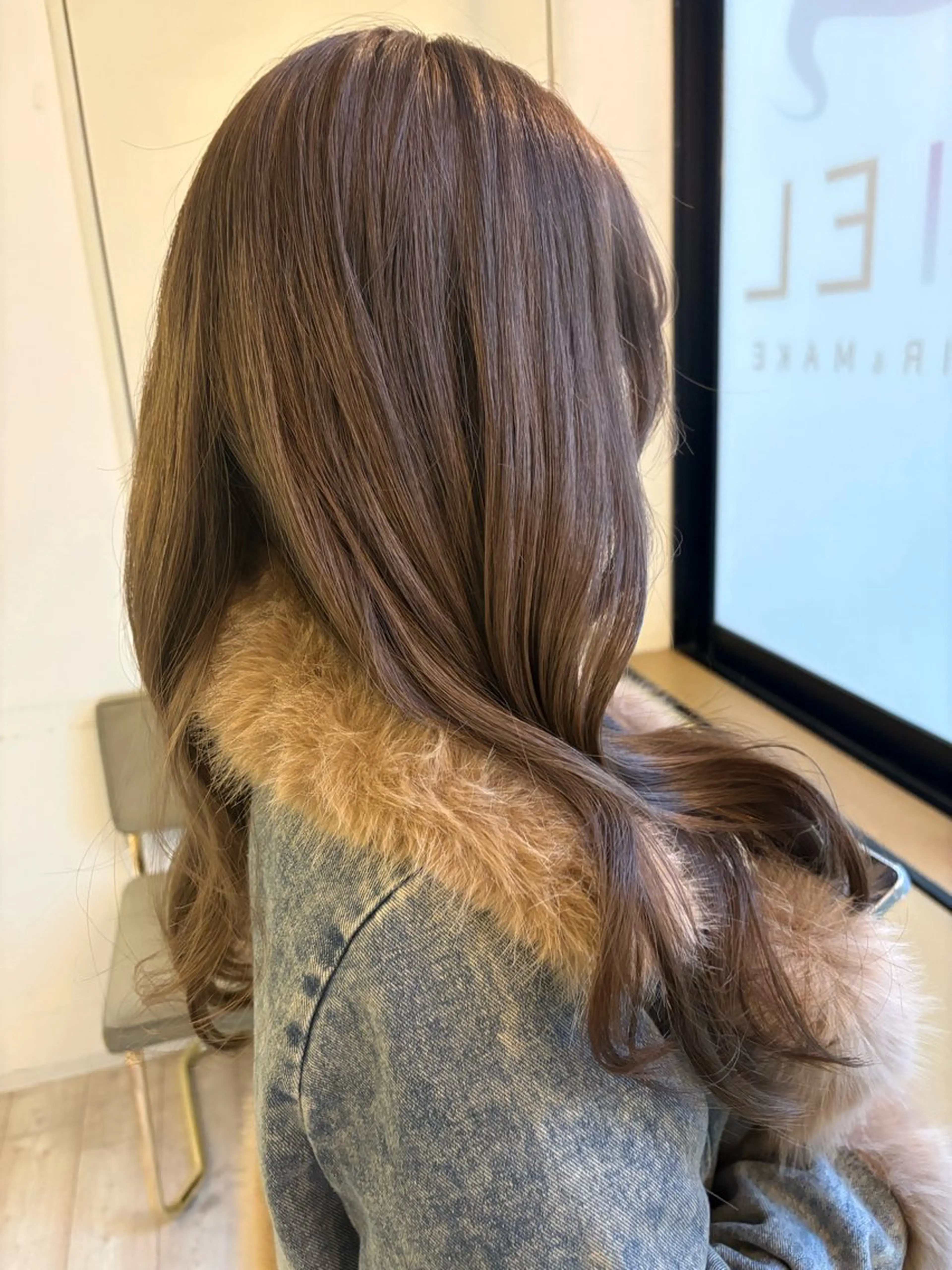 ロング カラー グレージュ カット ヘアカラー ひなの/透明感 カラー/レイヤーのヘアスタイル