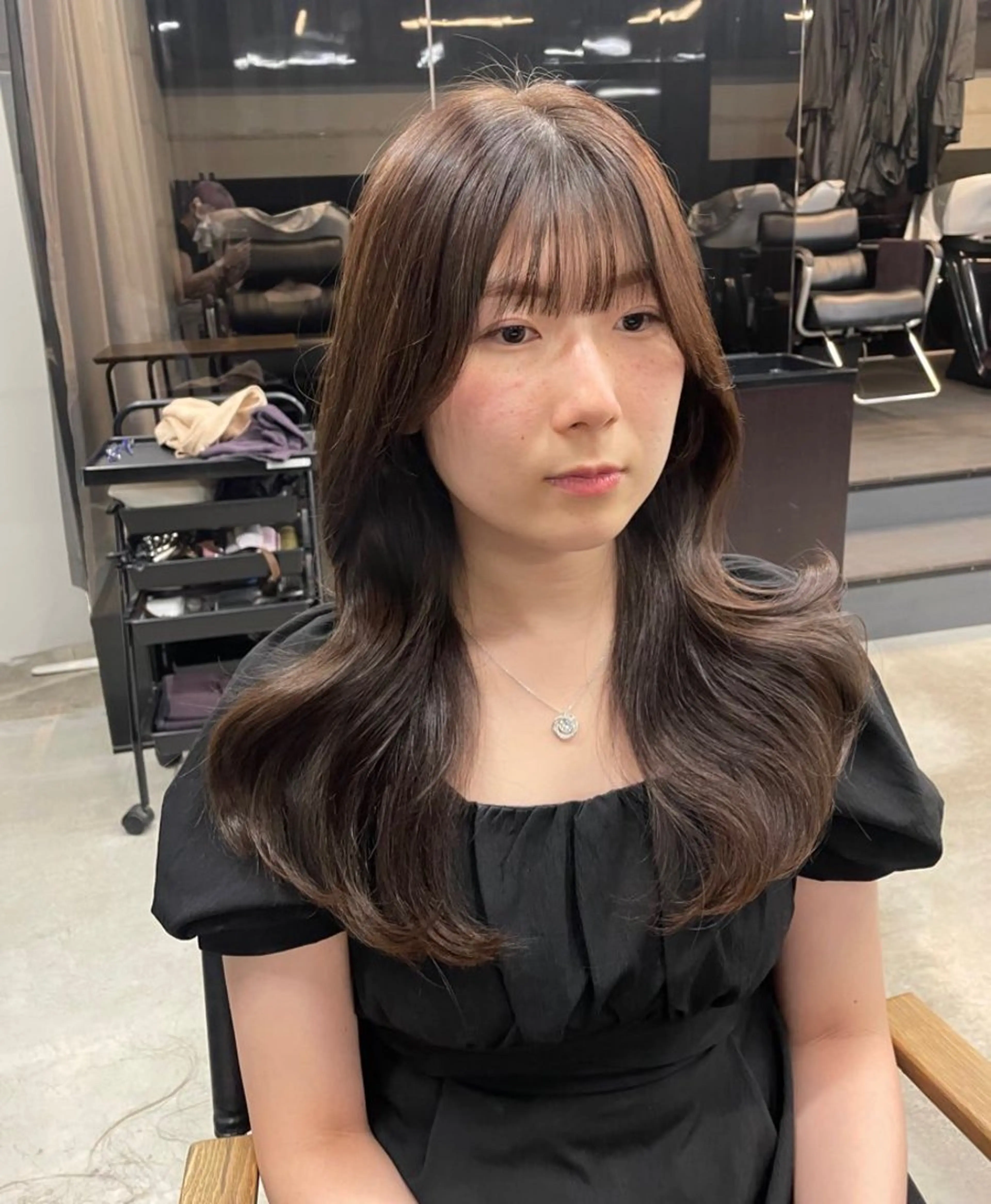 セミロング 伊藤 莉奈　韓国ヘアのヘアスタイル
