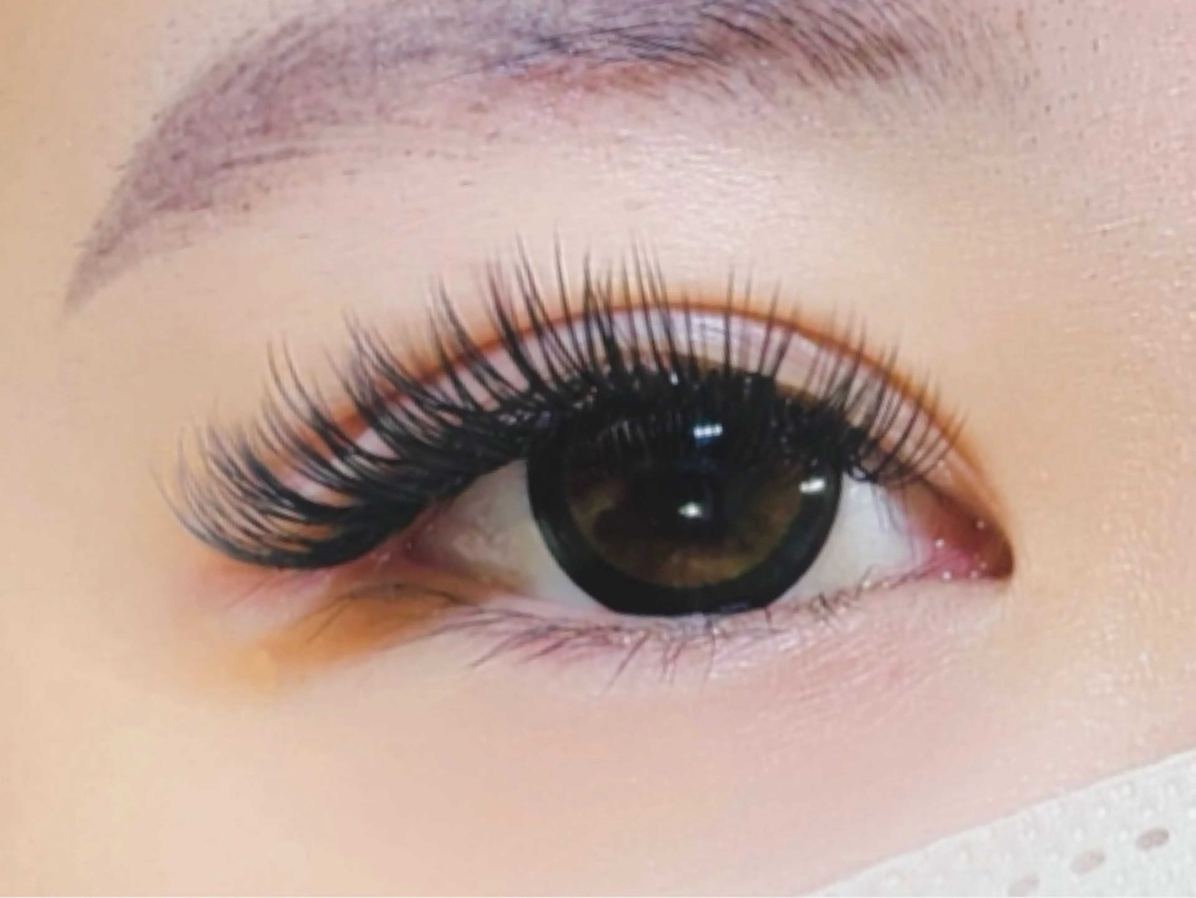 マツエク・マツパ 付け放題 バインドロック 束感まつ毛 フラットラッシュ パリジェンヌラッシュリフト マツエク AURORA RINAのマツエク・マツパデザイン