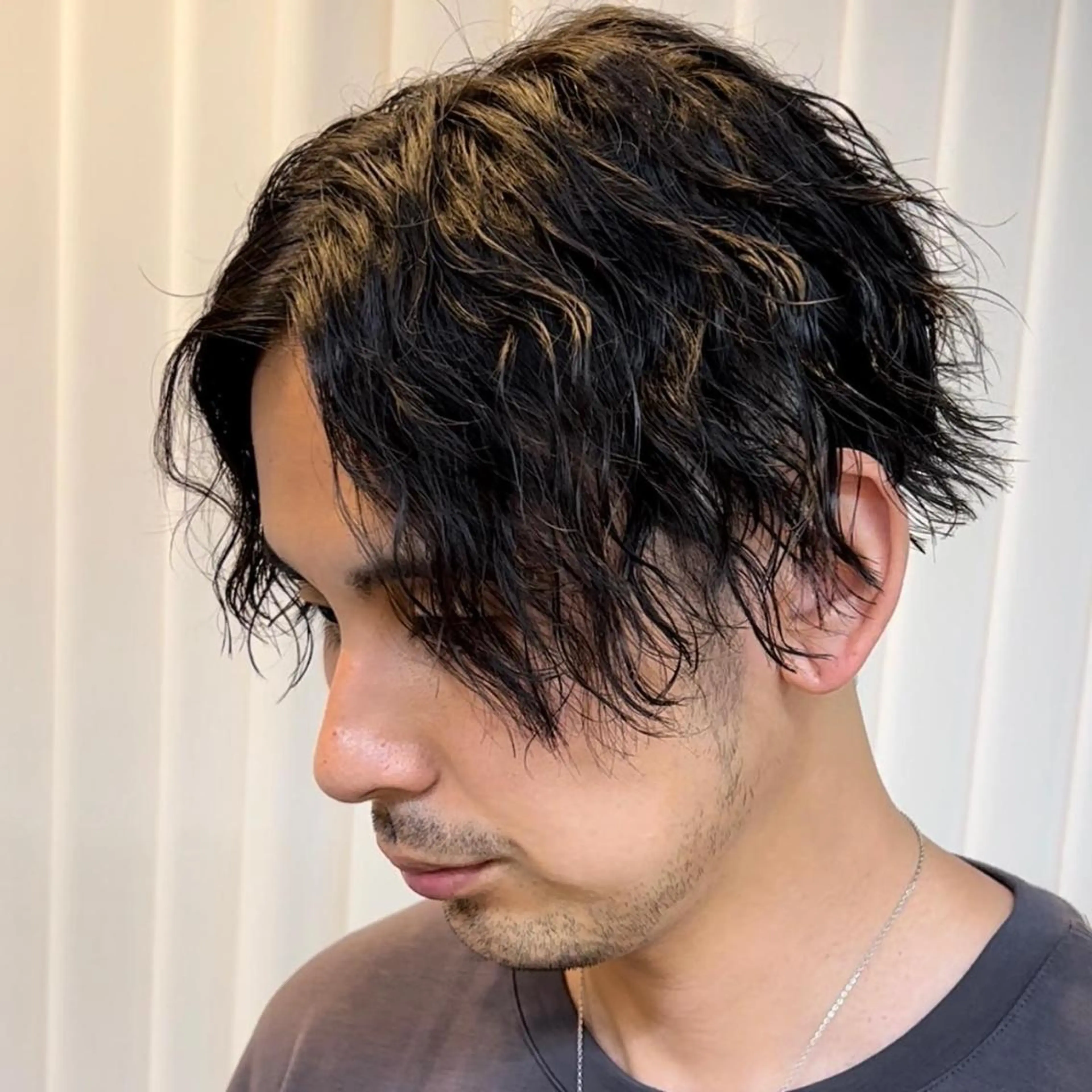 ショート パーマ メンズ 二本木 秀成のヘアスタイル