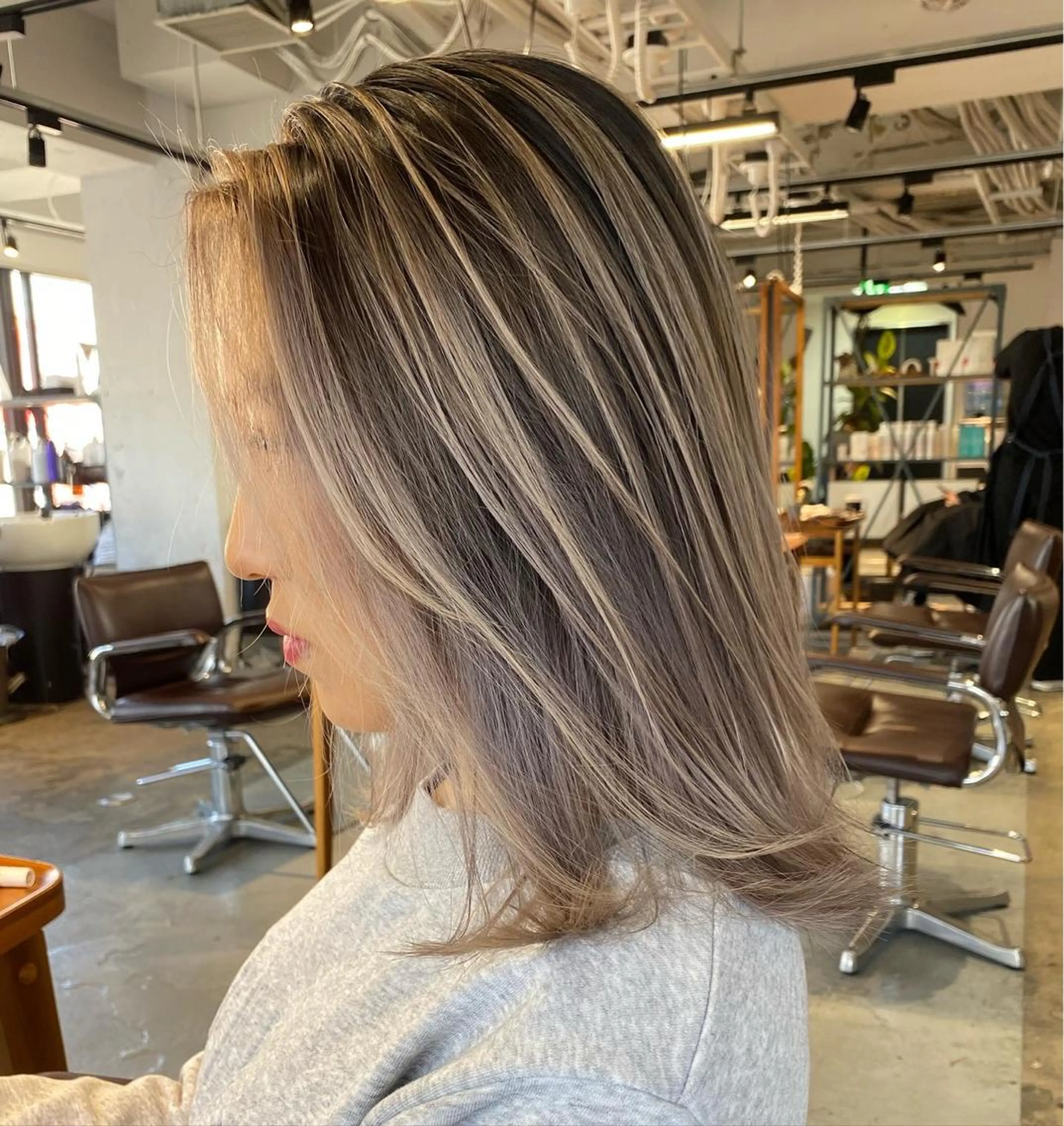 セミロング カラー ｎ／ｍ所属・桜木町駅徒歩5分 横浜隣駅のヘアスタイル