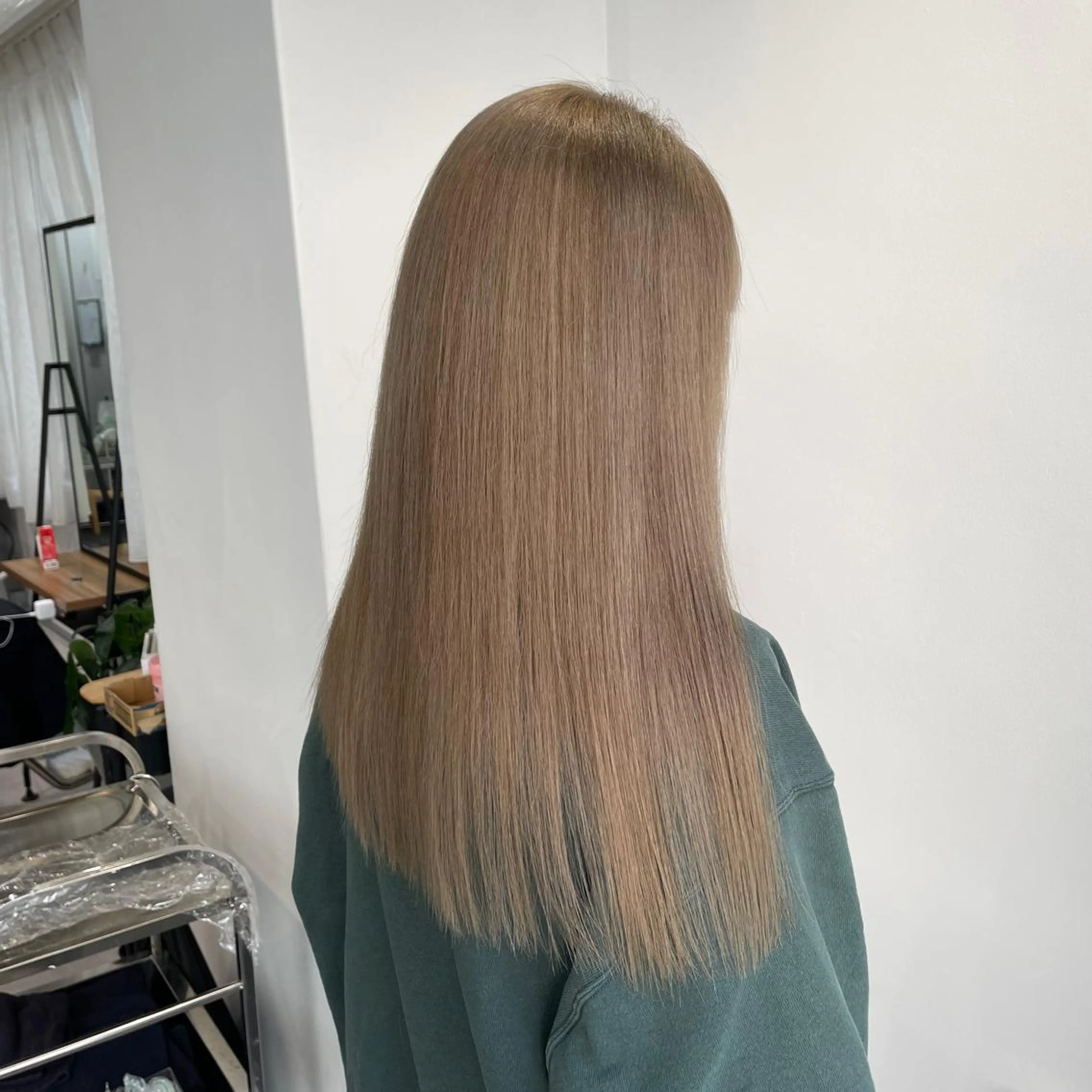 カラー ハイトーンイヤ リングカラー清水隆央のヘアスタイル