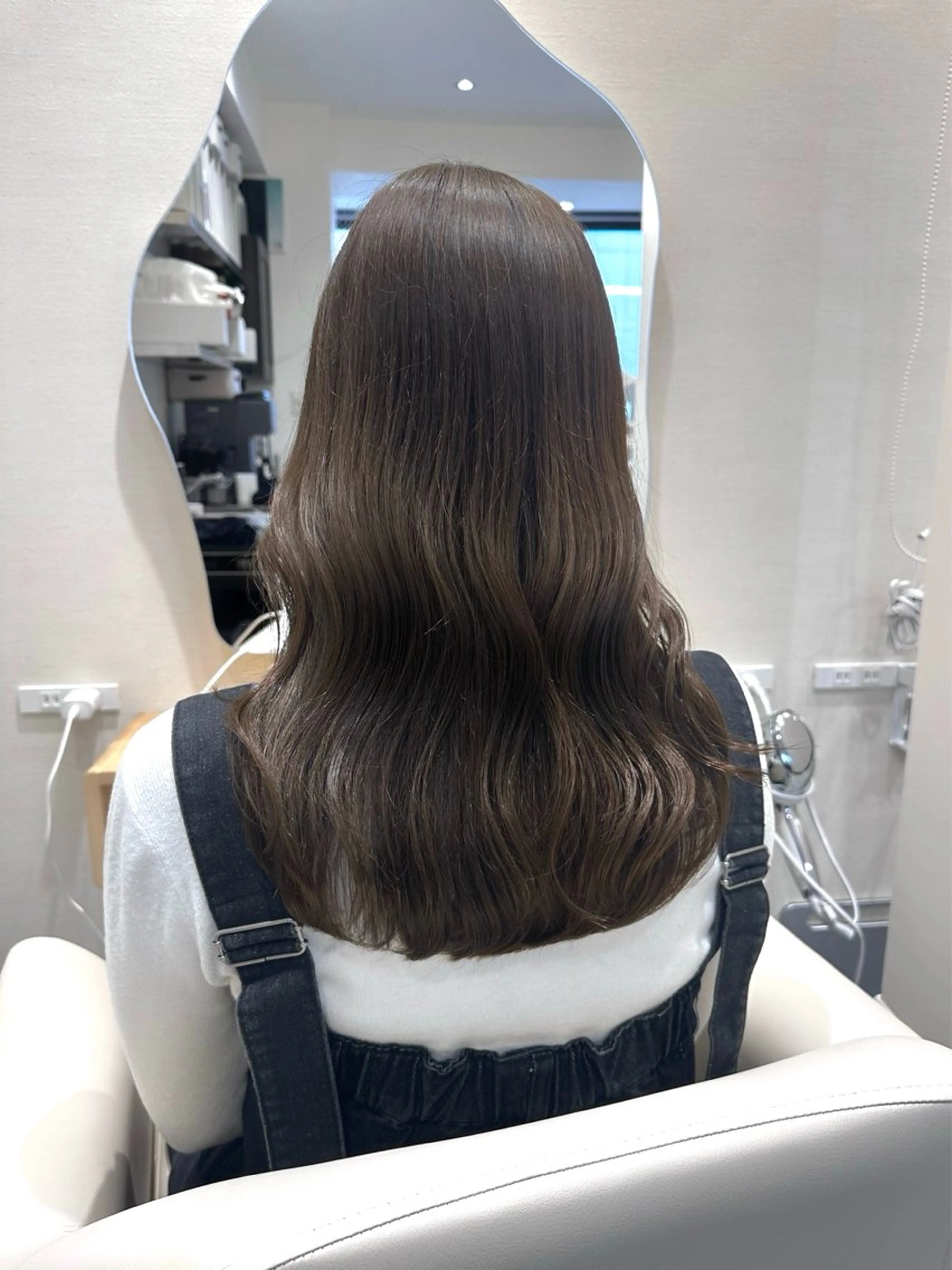 セミロング カラー ブリーチ グレージュ ブリーチなしカラー ヘアカラー トリートメント 矢野 晃平のヘアスタイル