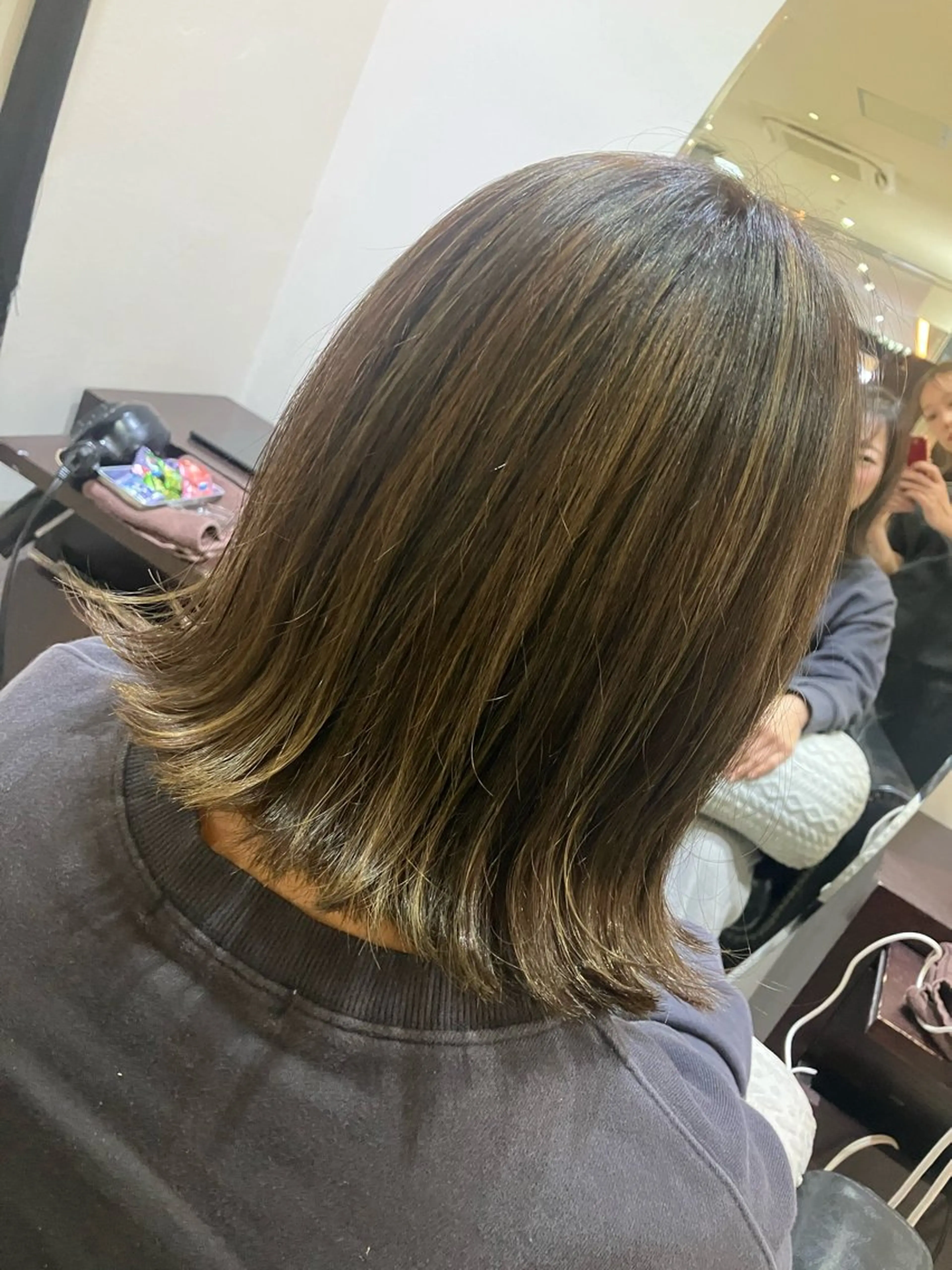 ミディアム カット ヘアカラー トリートメント 吉本 yoshimotoのヘアスタイル