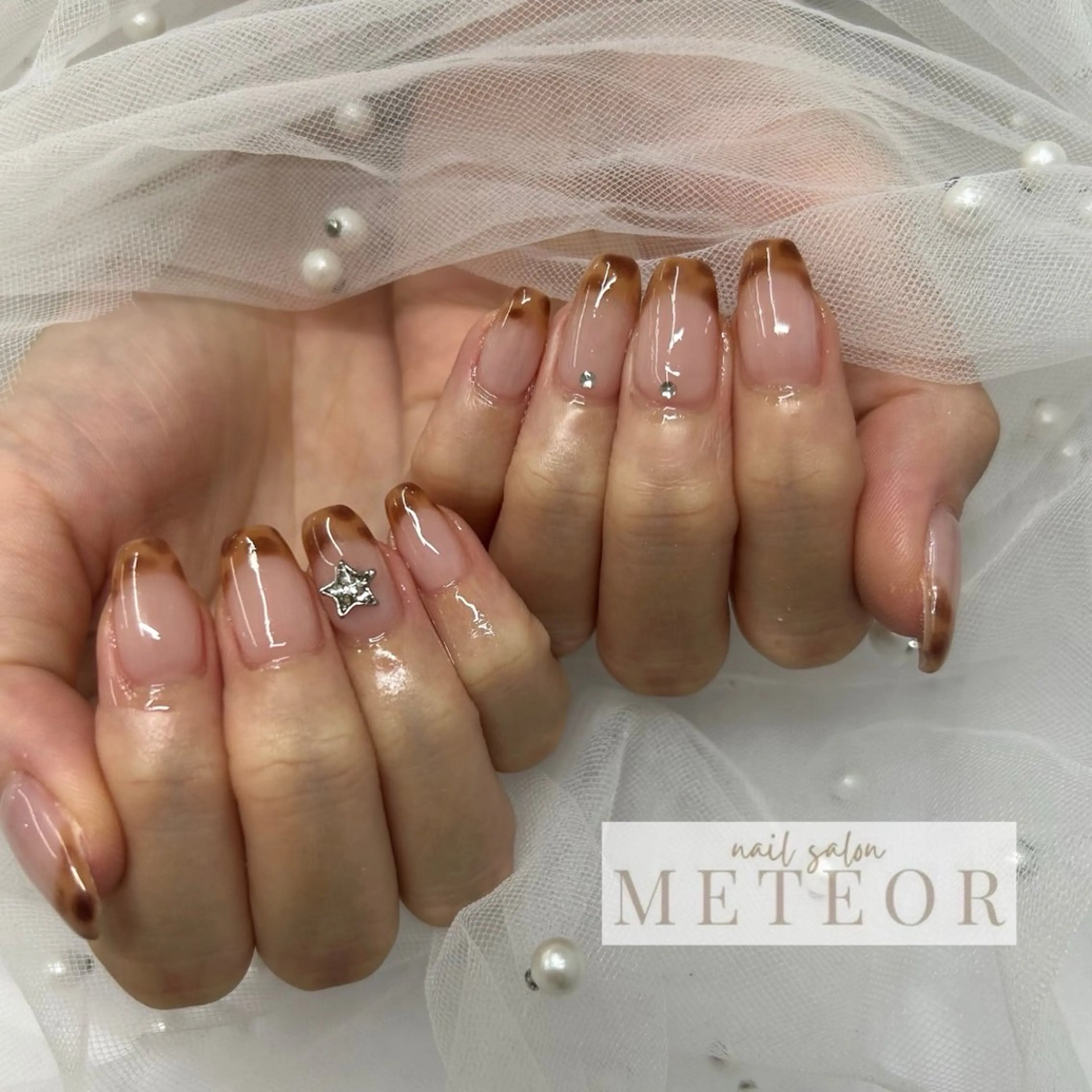 ネイル アニマル柄 フレンチネイル ワンホンネイル ハンドネイル nailsalon meteor所属・METEOR💫 staffのネイルデザイン