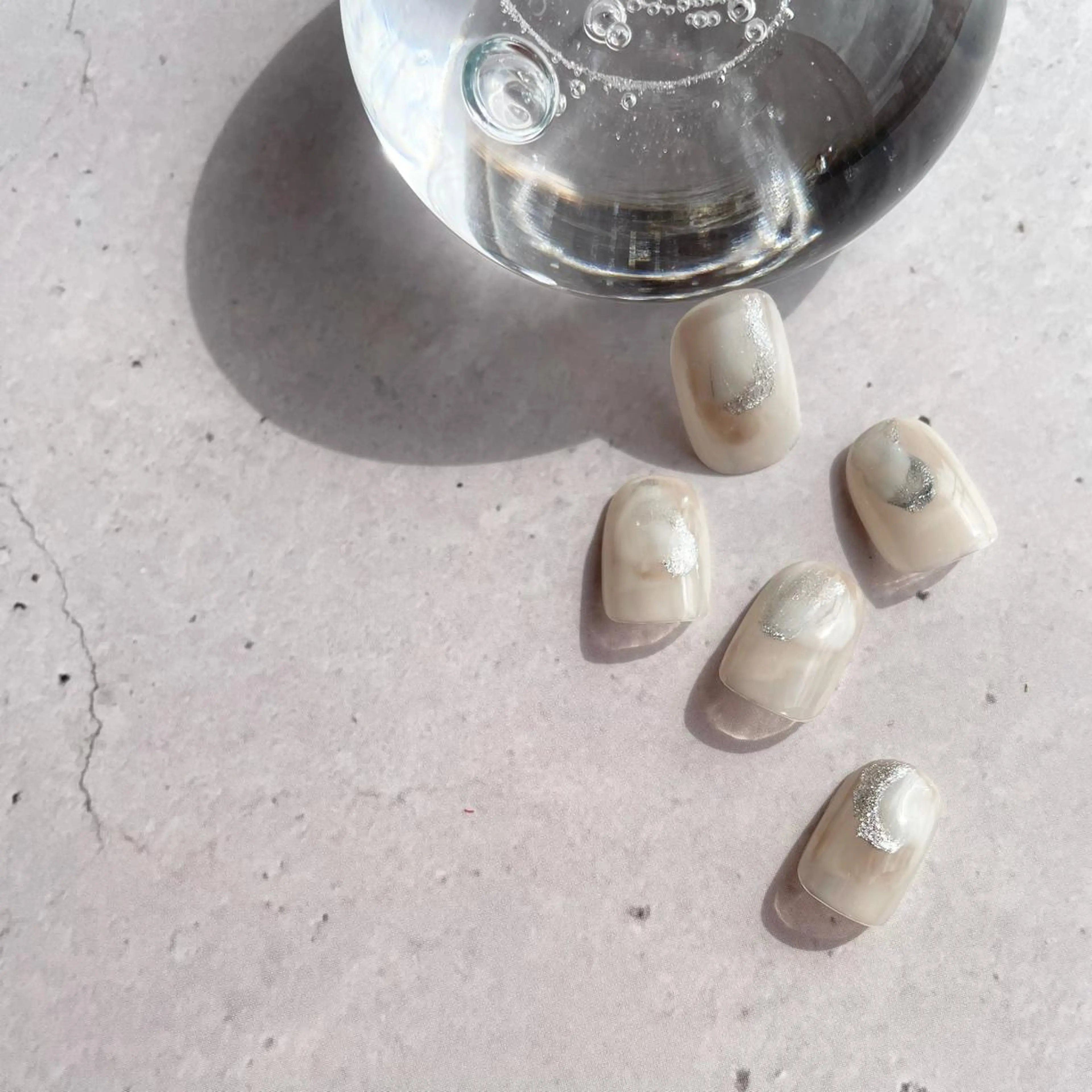 ネイル アートネイル カジュアル キラキラネイル ニュアンスネイル ショートネイル ハンドネイル popolina kanakoのネイルデザイン