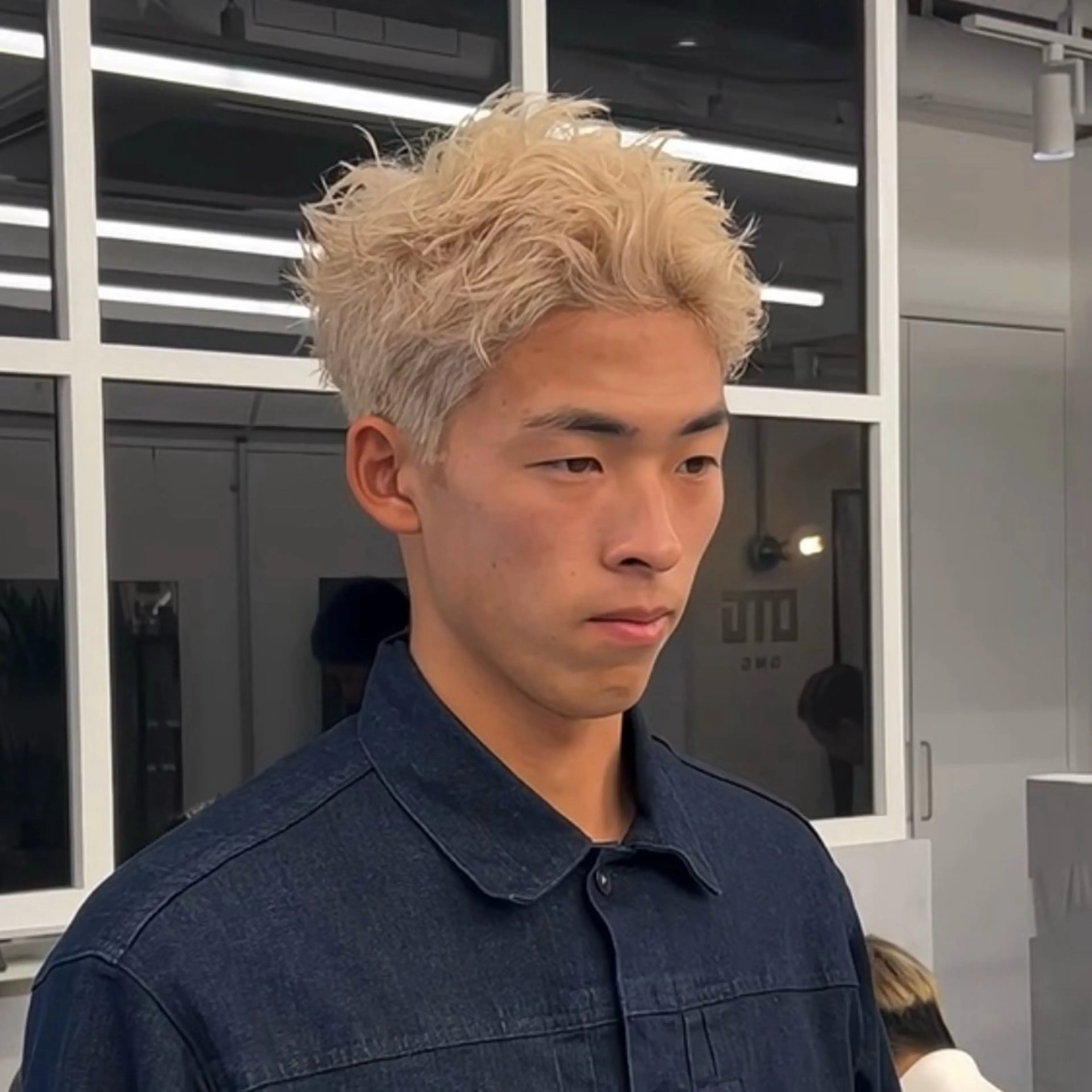 カラー メンズ ヘアカラー メンズハイライト/ メンズブリーチカラーのヘアスタイル