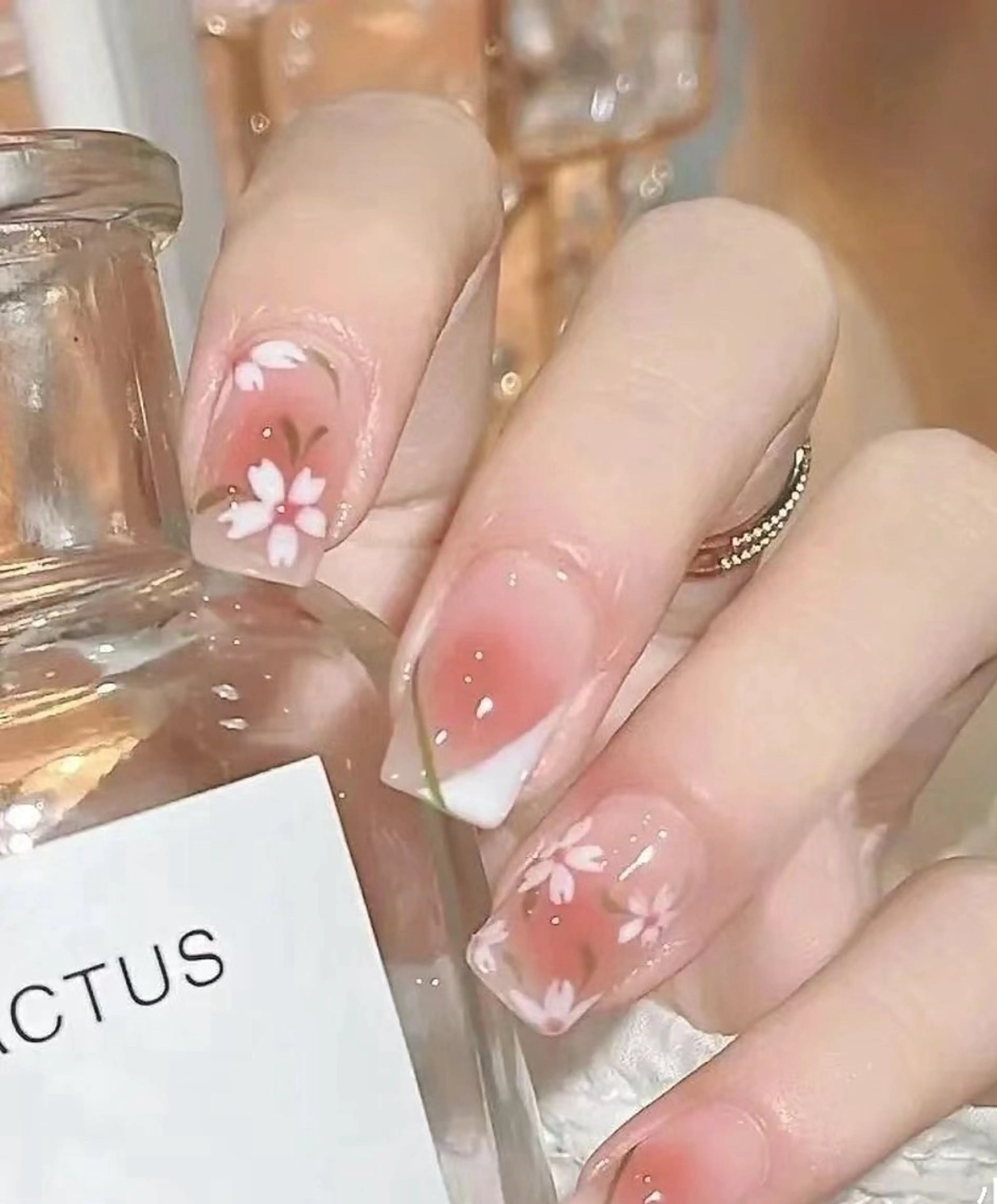 ネイル ハンドネイル MoonNail ユリ🌸のネイルデザイン