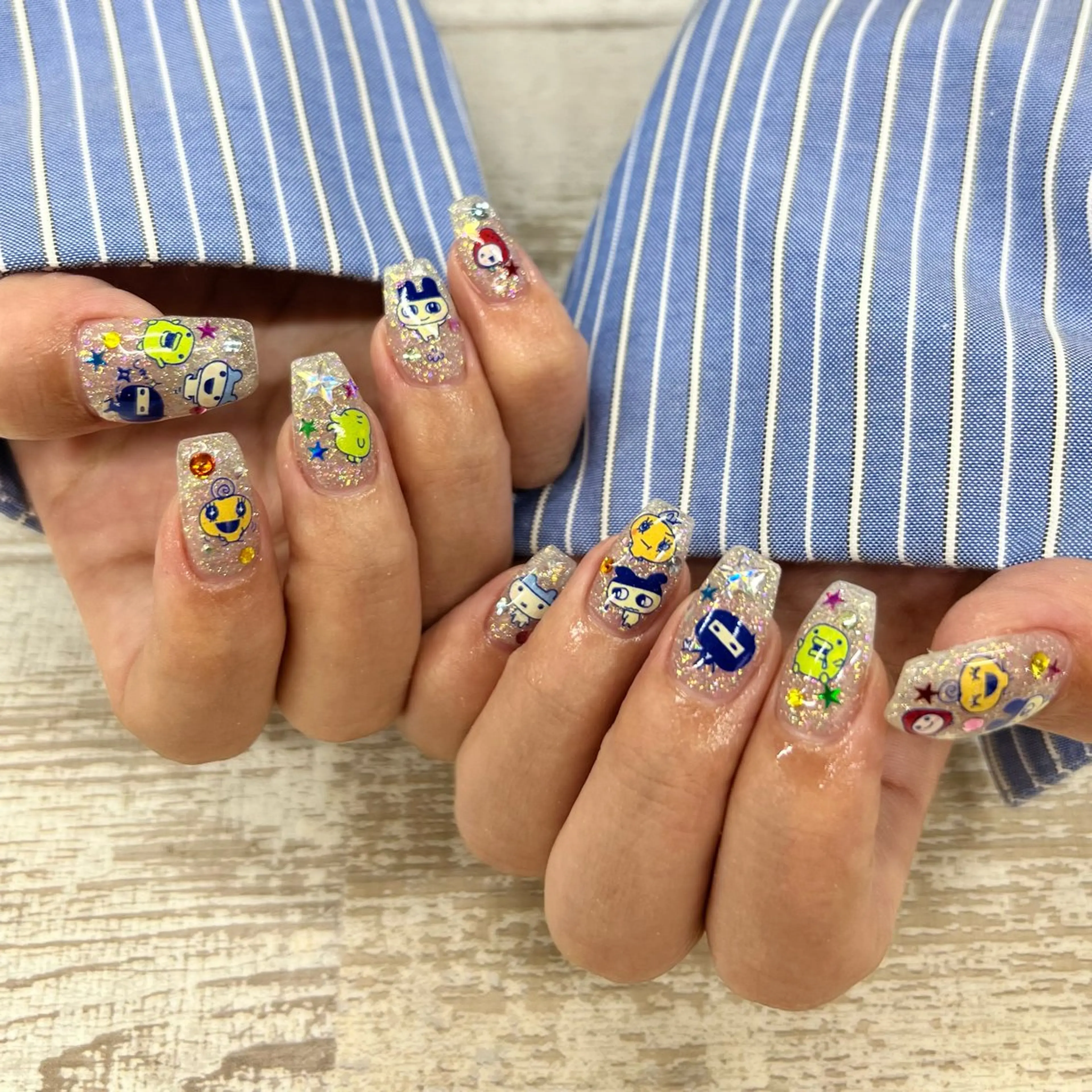 ネイル フラッシュネイル キラキラネイル 持ち込み ハンドネイル フットネイル GRANDEUR焼津 Nana🦖のネイルデザイン