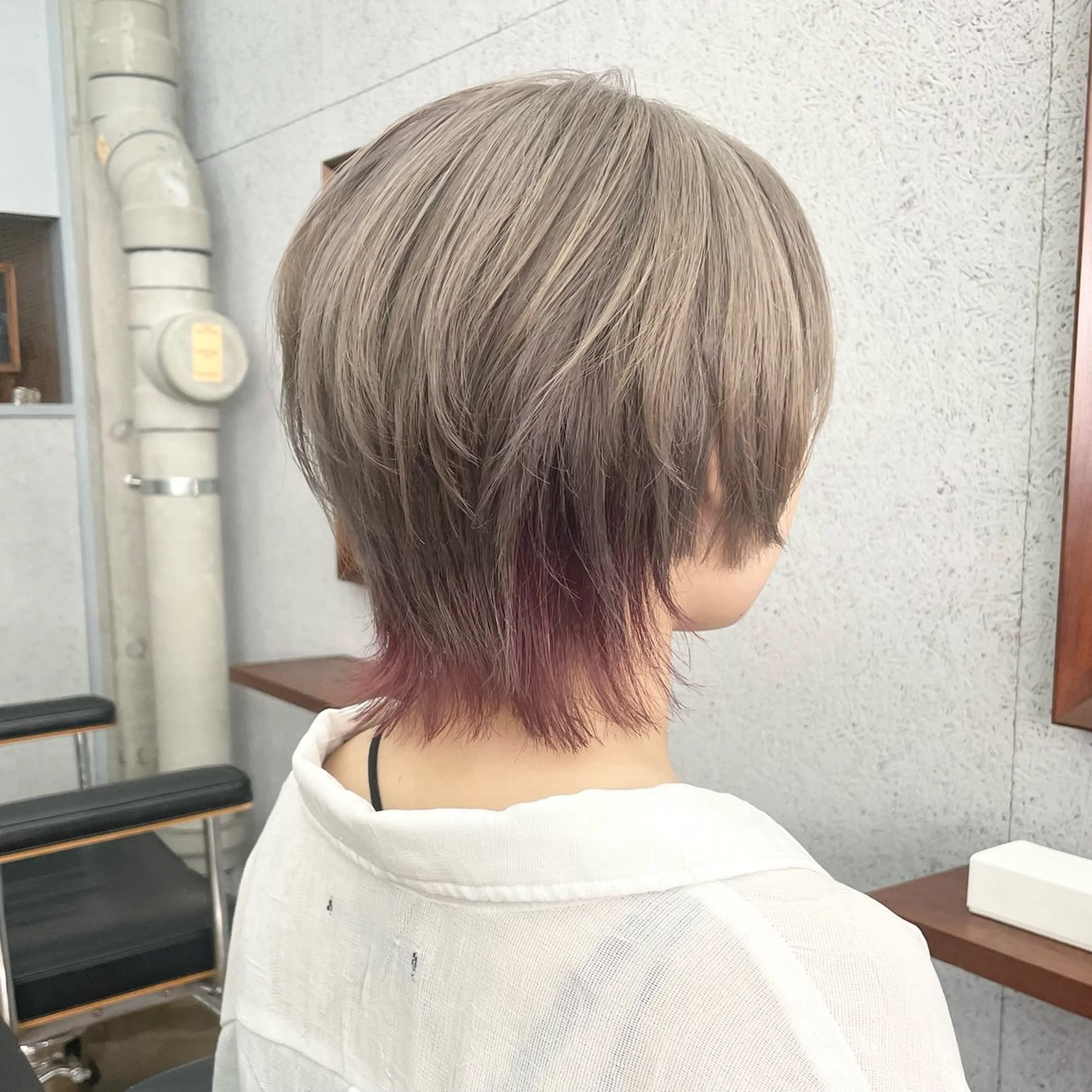 ショート カラー メンズ メンズブリーチ メンズウルフカット ベージュカラー ブリーチ ミルクティーベージュ カット ヘアカラー トリートメント ヘアセット ✂︎ウルフ・ショート ✂︎MIKUNIのヘアスタイル