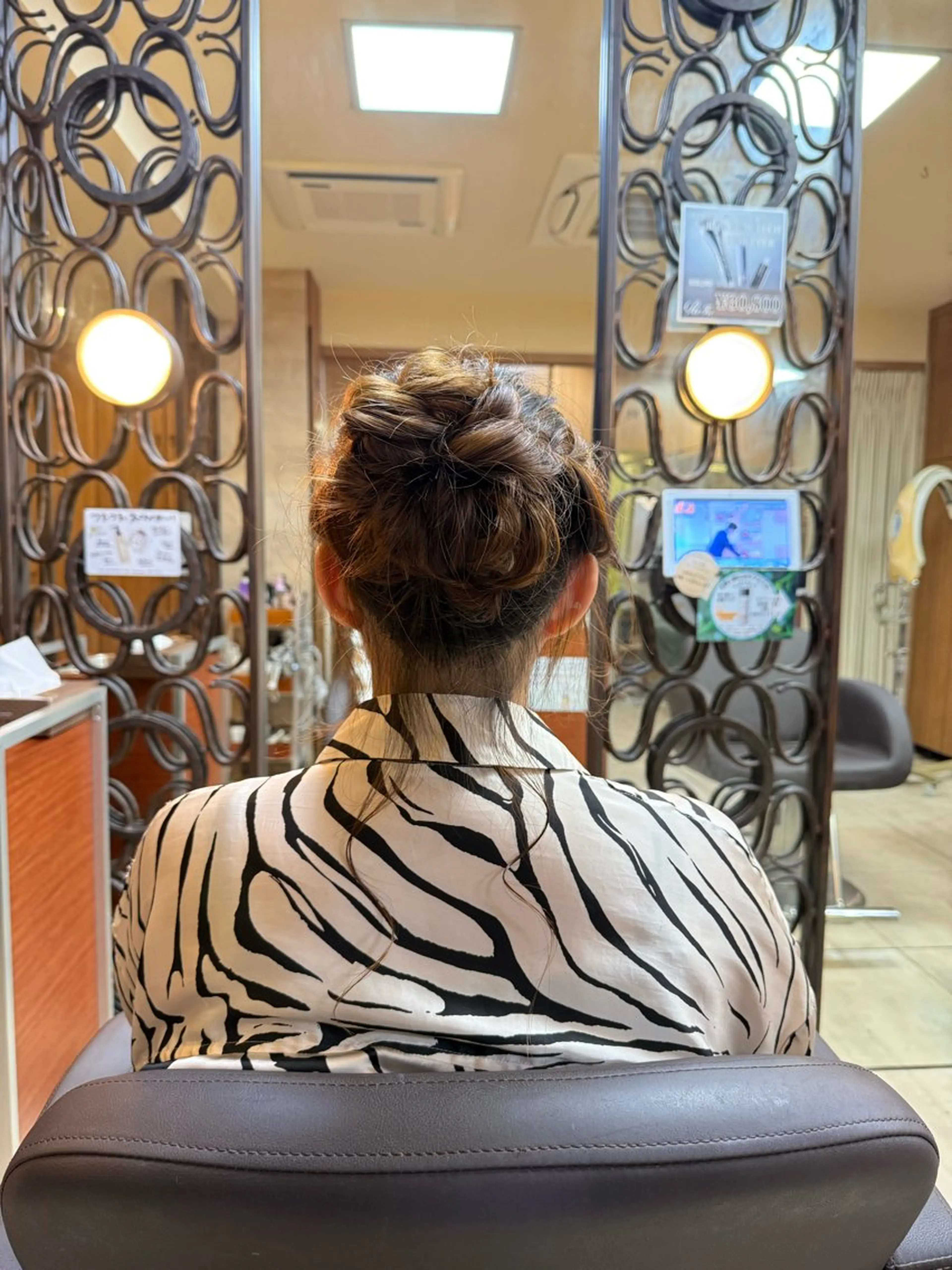 セミロング 予約停止 予約不可のヘアスタイル