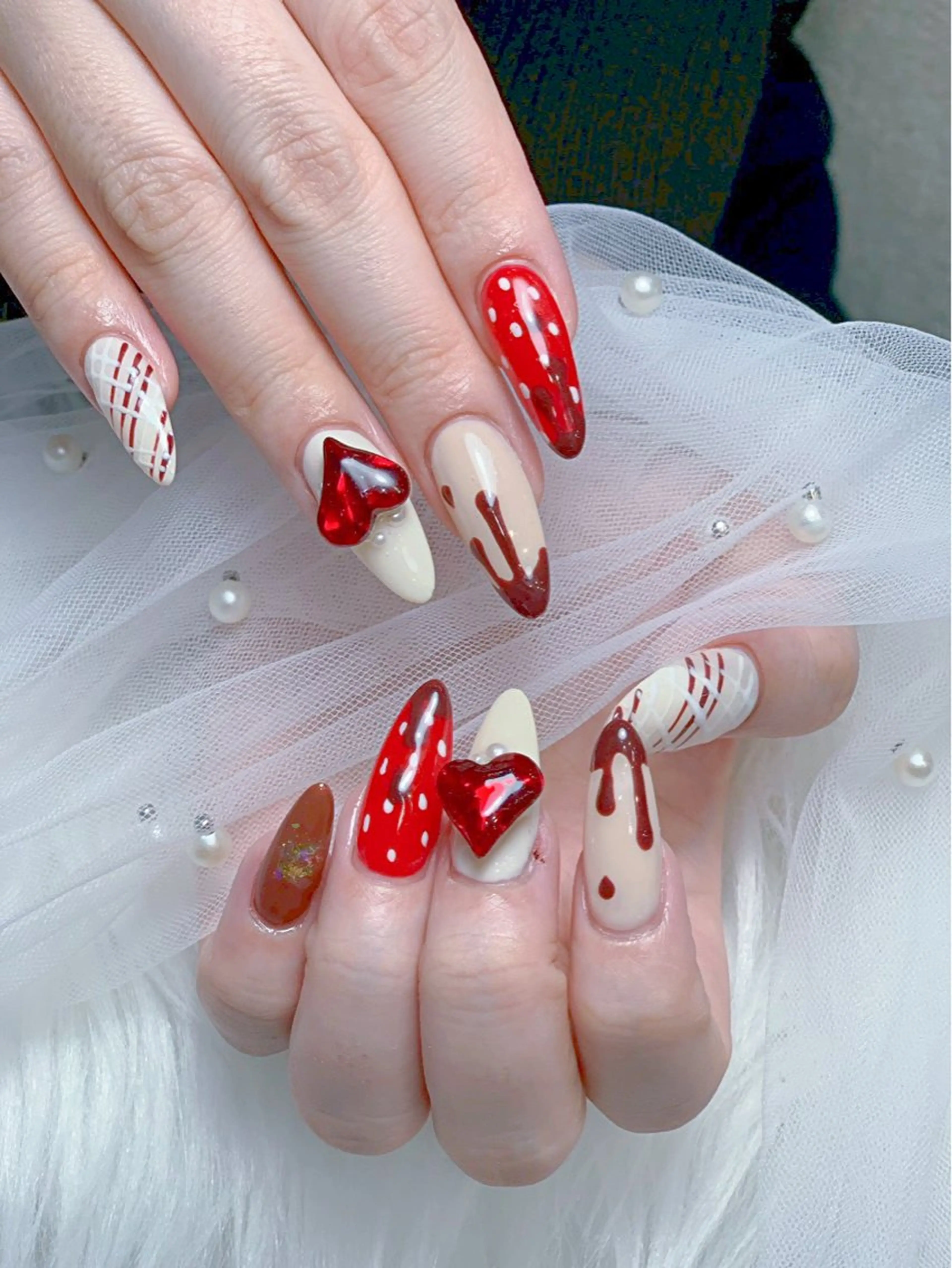 ネイル アートネイル オーロラネイル チークネイル 長さ出し フットネイル ハンドネイル ハンドケア Mio_ Noiranailのネイルデザイン