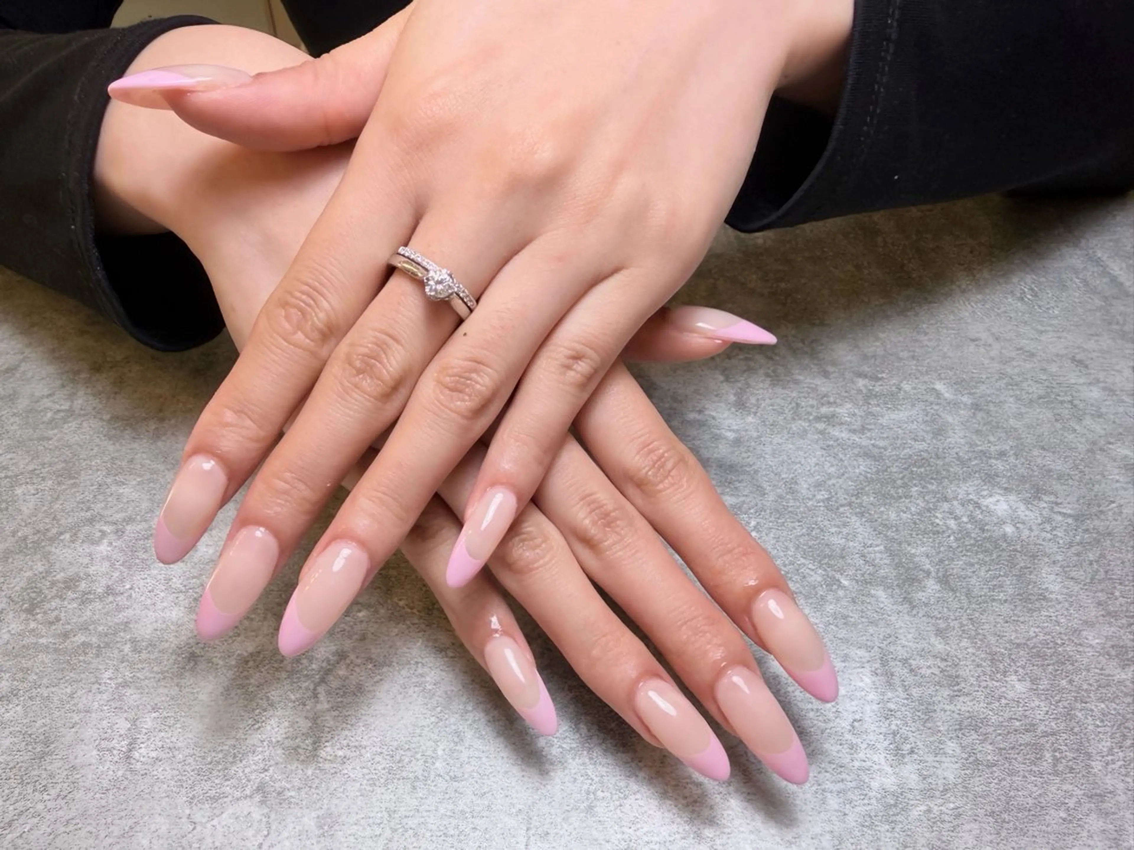 フレンチネイル(ベースカラー込み)💅の写真