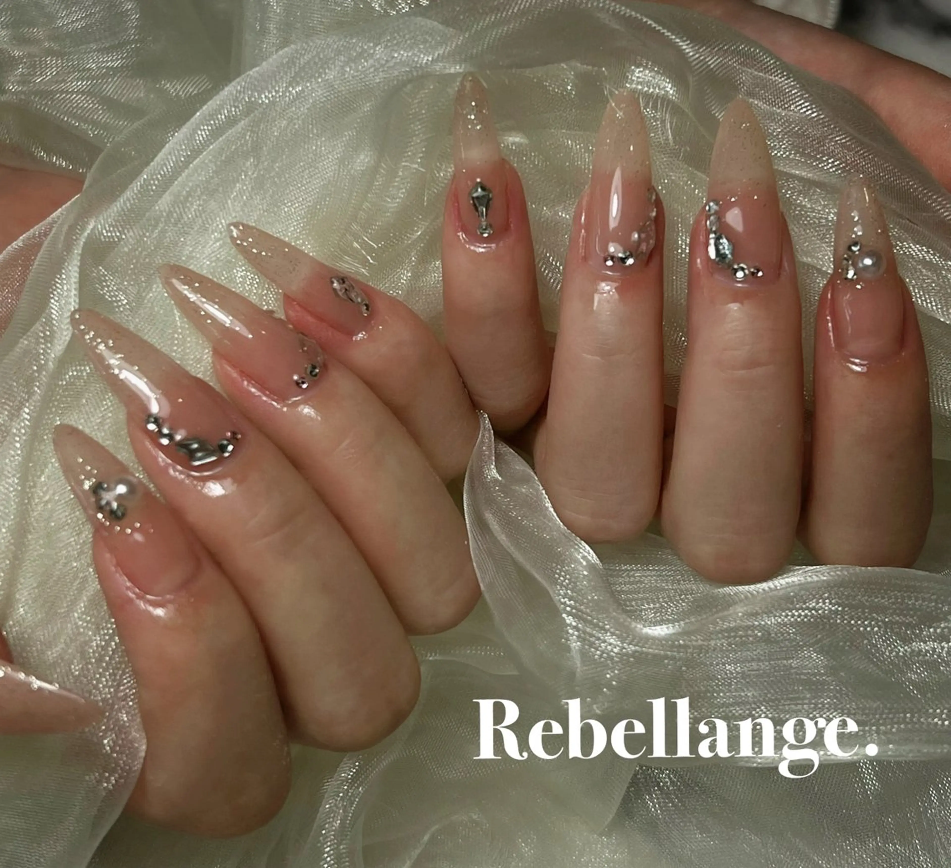 ネイル ハンドネイル Rebellange n.のネイルデザイン