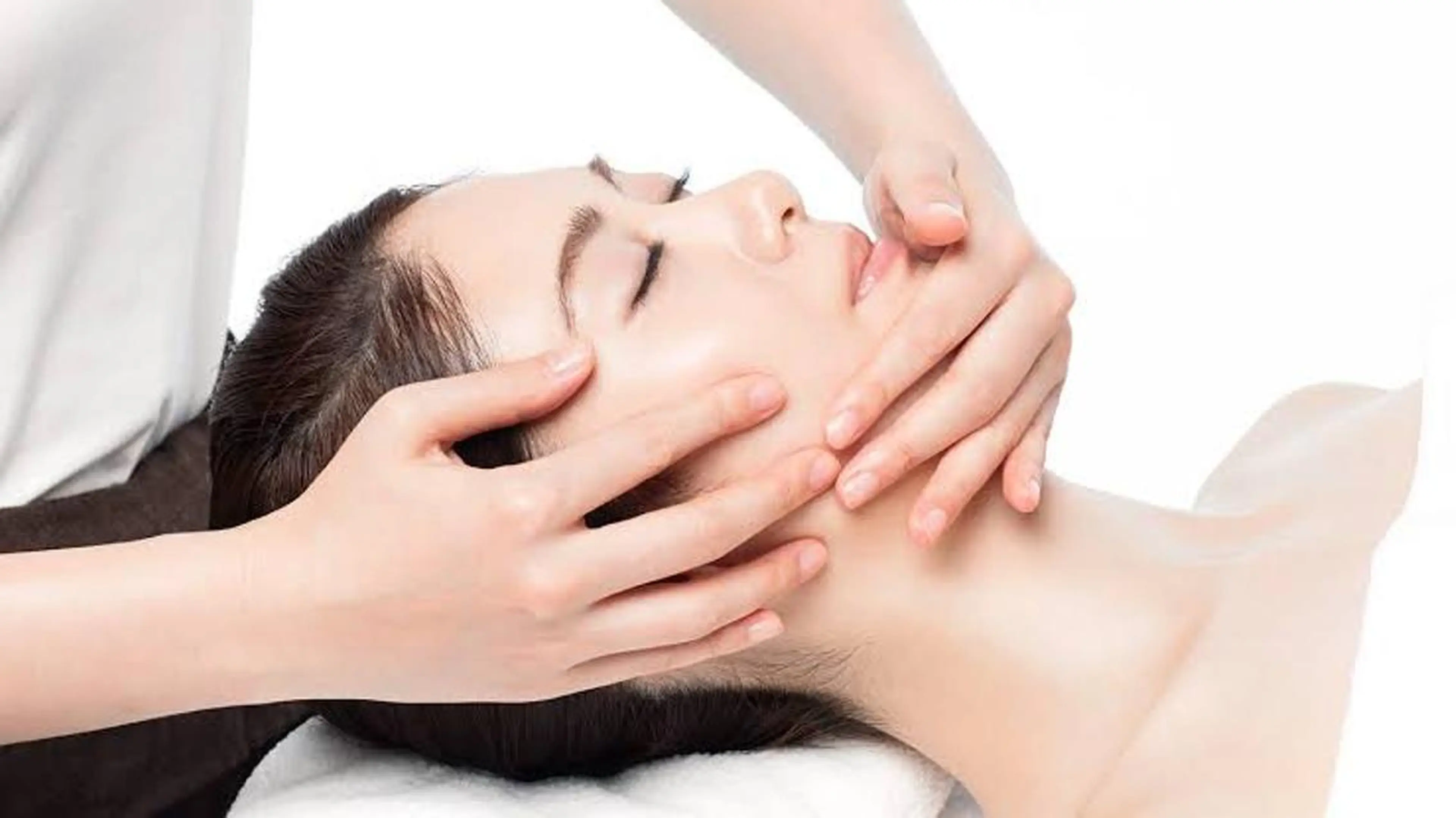 脱毛 鈴木 愛花の眉毛・アイブロウイメージ