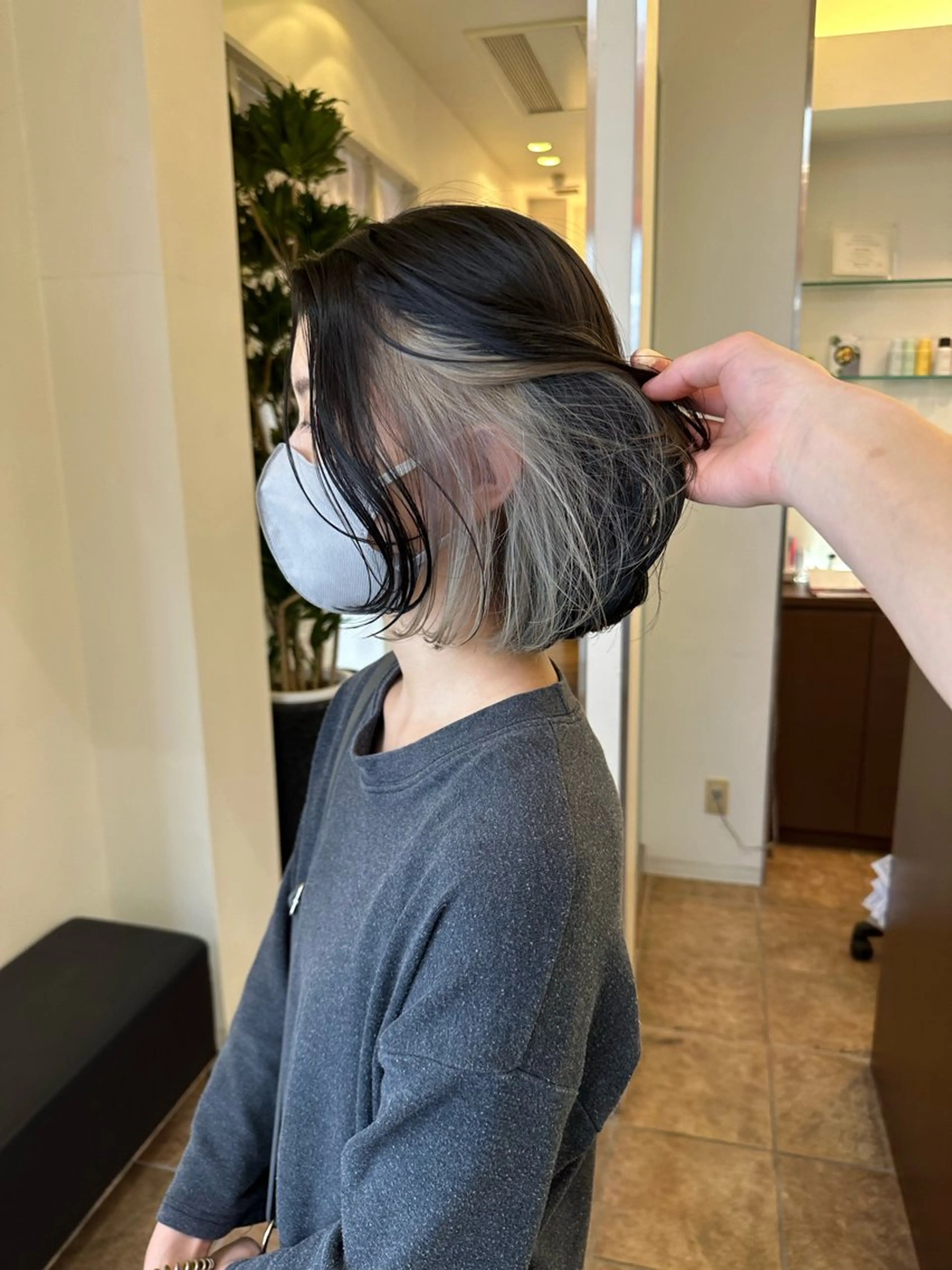 ミディアム カラー カット ヘアカラー トリートメント ダメージレスブリーチ HIROSHIのヘアスタイル