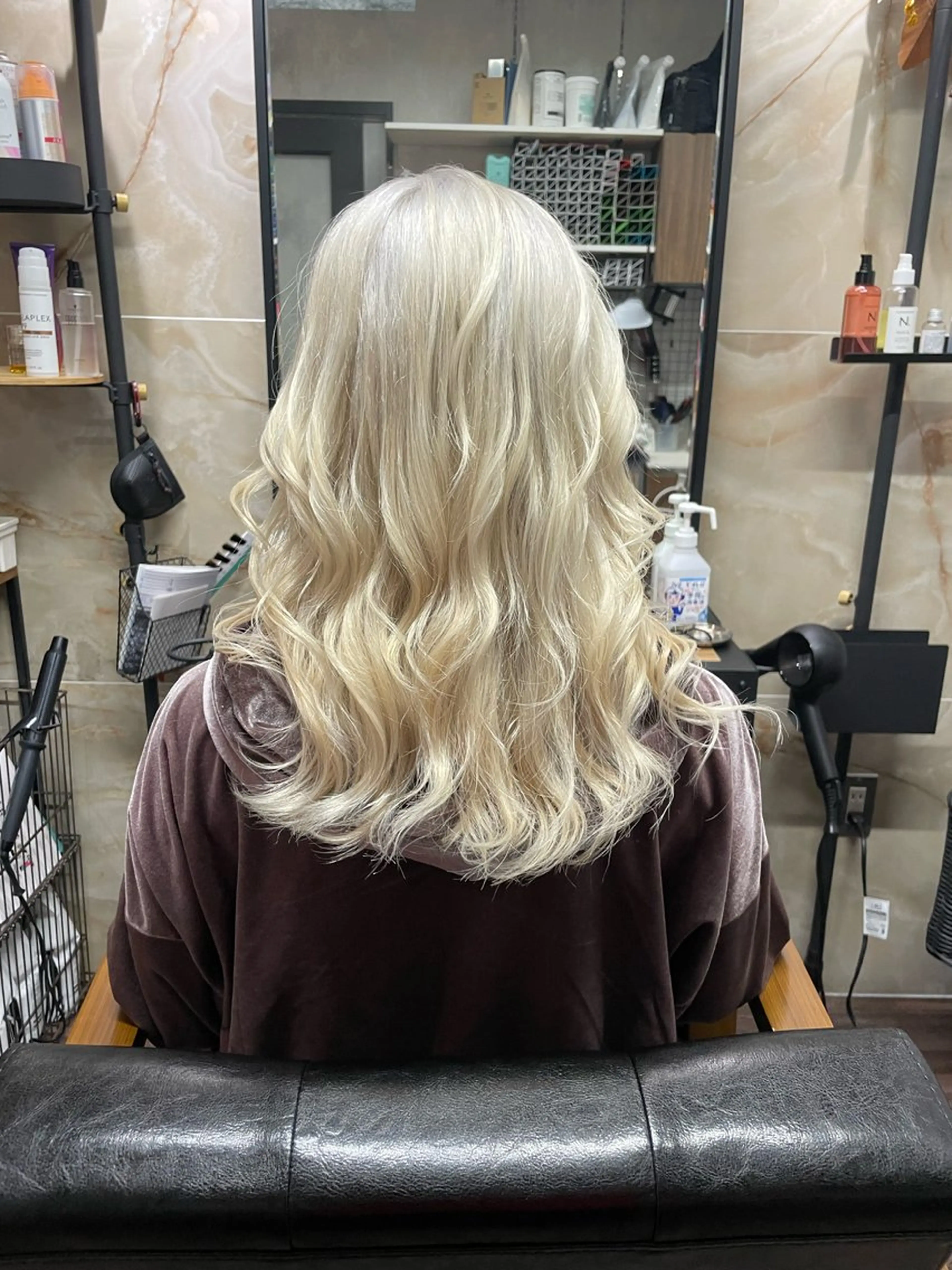 ミディアム カラー ブリーチ ケアブリーチ ヘアカラー トリートメント Lull1人美容室 バレイヤージュのヘアスタイル