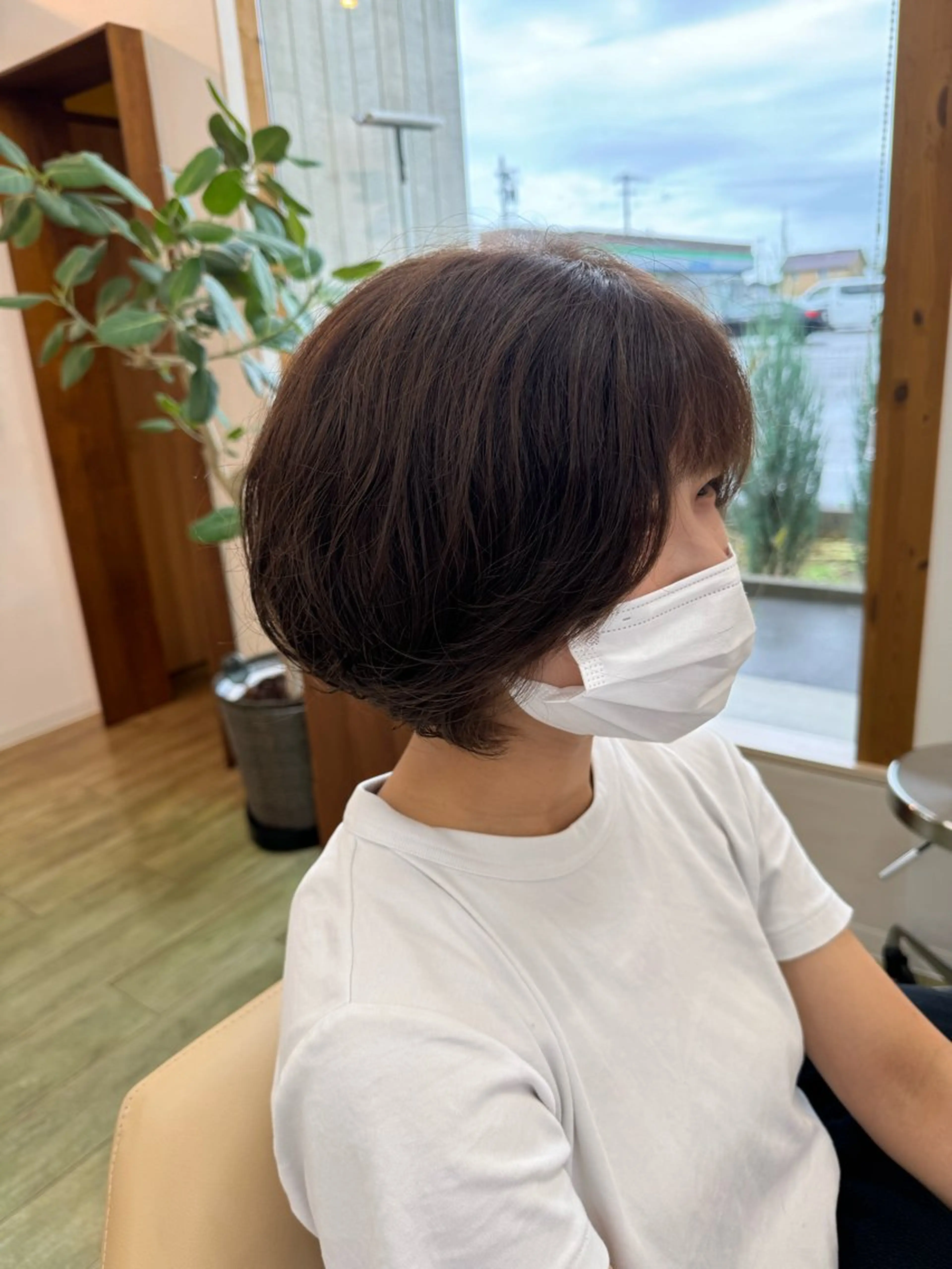 ショート カラー ベージュカラー オリーブベージュ ヘアカラー サイトウ ヒトミ 【メイヘア】のヘアスタイル