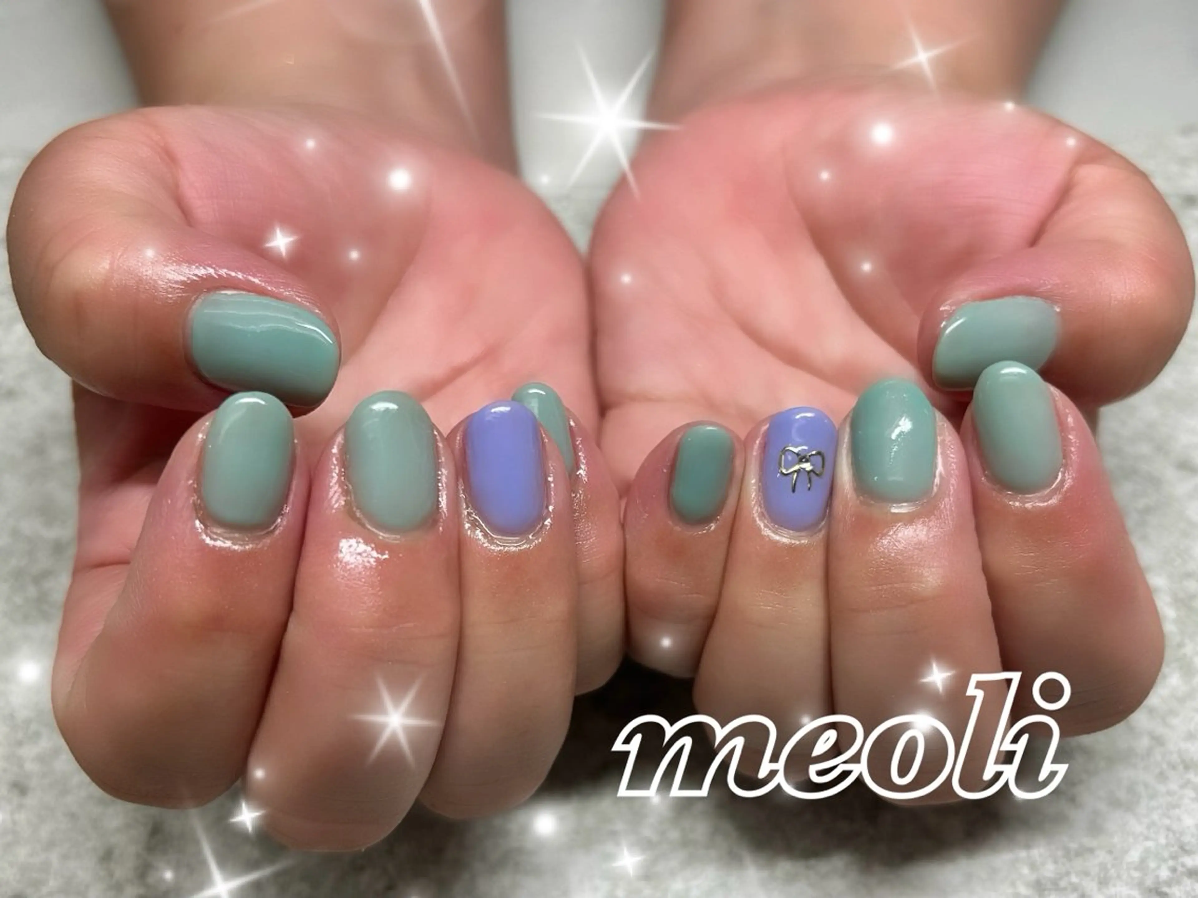 ネイル グリーン ワンカラーネイル パープル リボン ストーンネイル ハンドネイル nail salon meoli　アヤのネイルデザイン