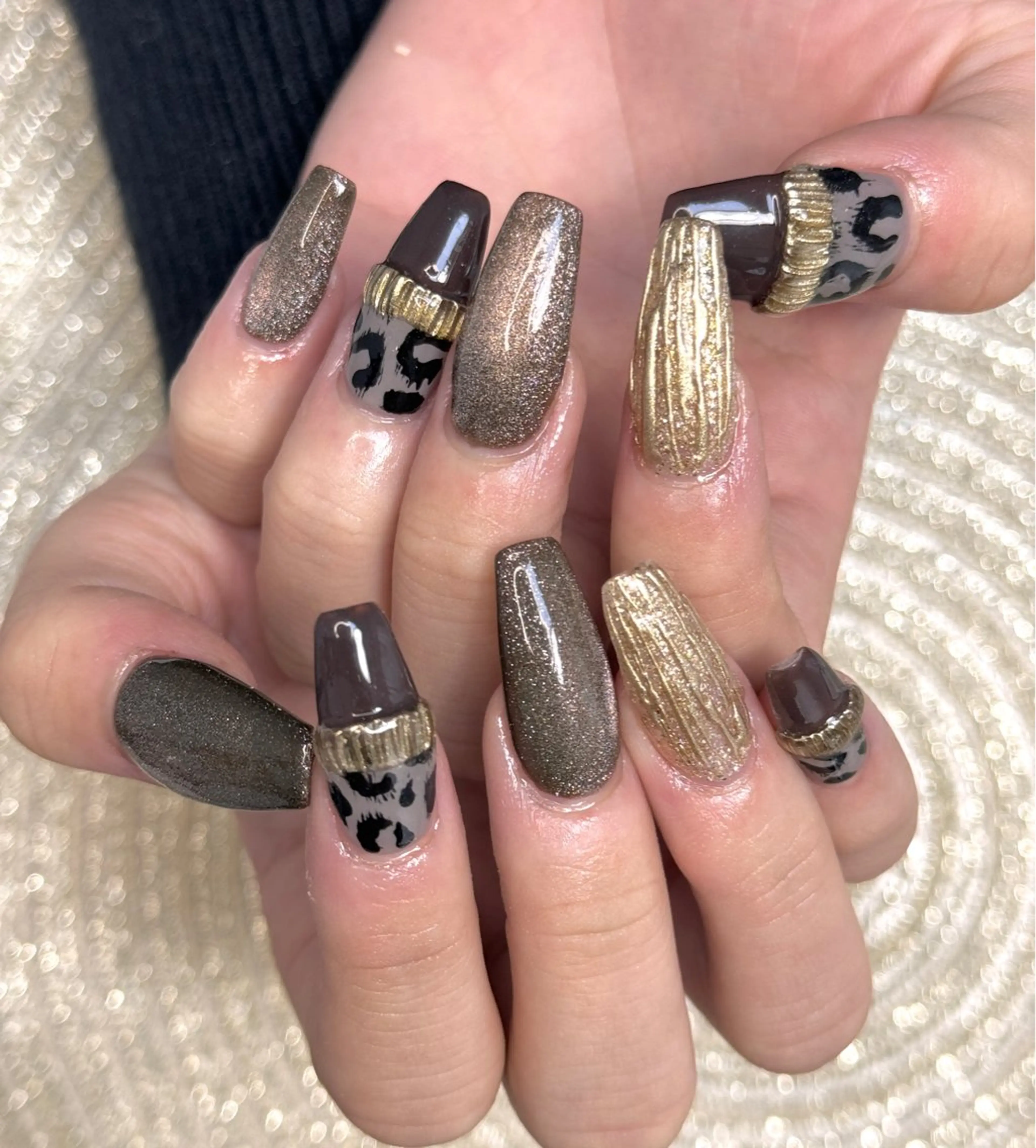ネイル アニマル柄 ブラウン 長さ出し マグネットネイル ネイルチップ ハンドネイル moa nailのネイルデザイン
