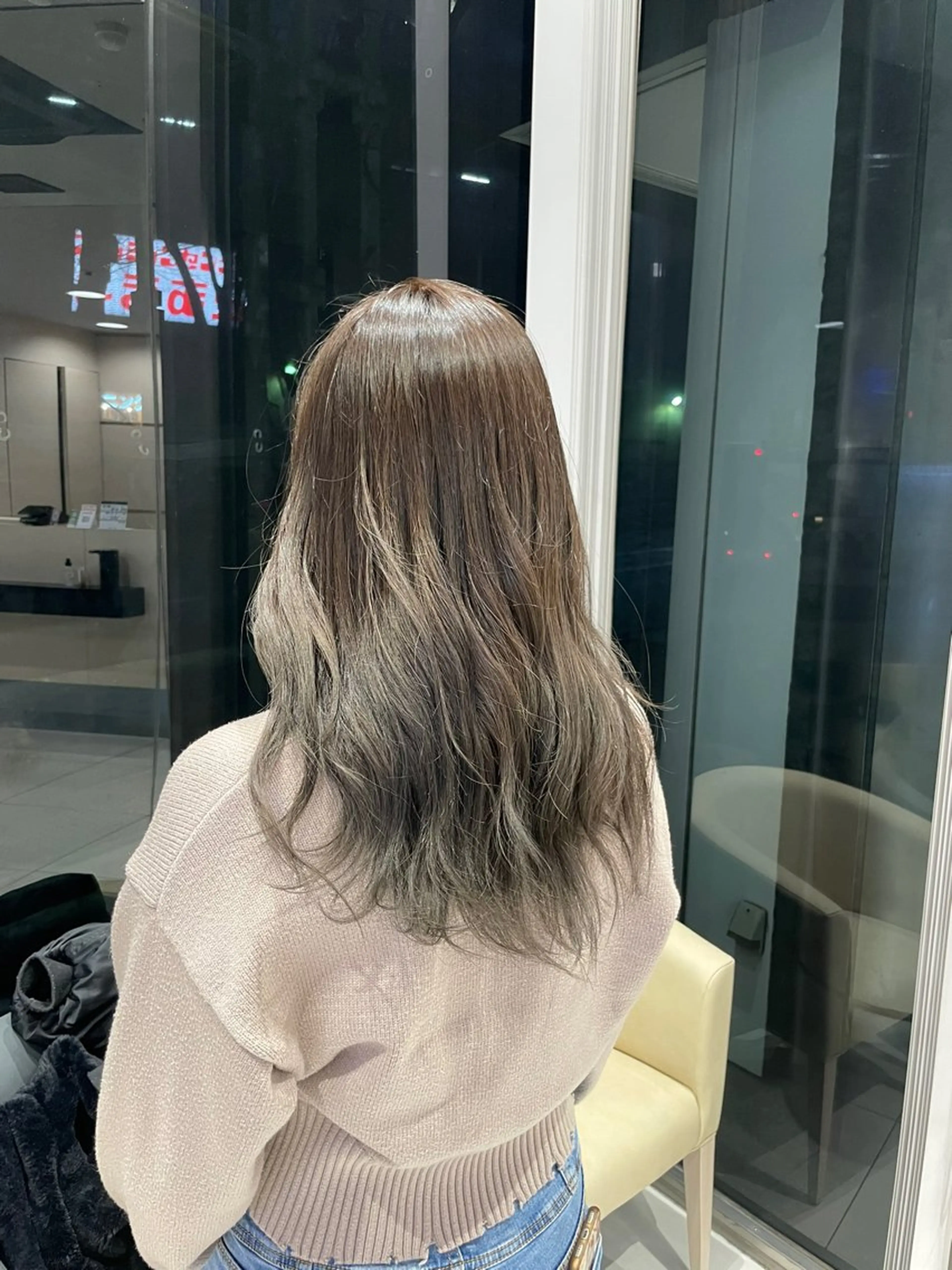 ロング カラー アッシュ ベージュカラー クロスパーマ/うる艶 カラー/Kurumiのヘアスタイル