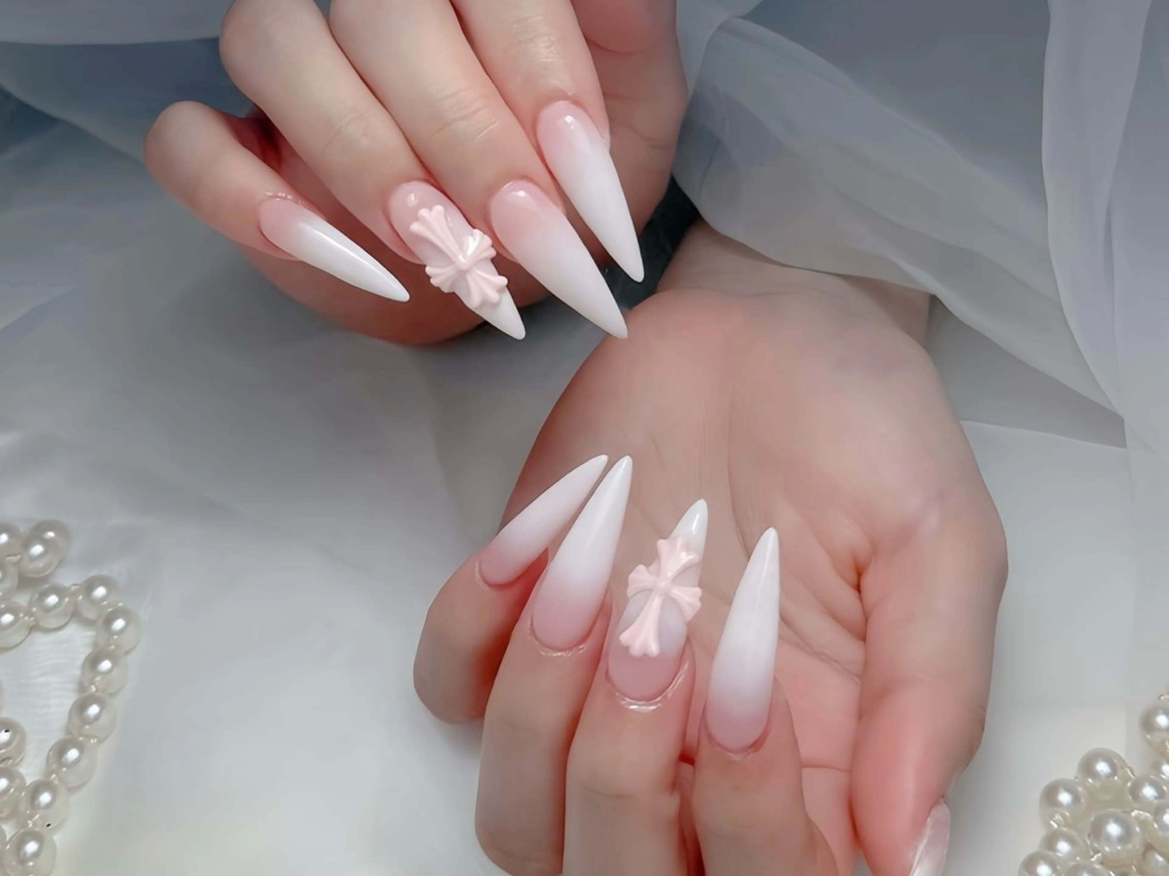 ネイル オーロラネイル チークネイル 桜ネイル クリアネイル ドット ハンドネイル Rin Nail 新大久保店のネイルデザイン