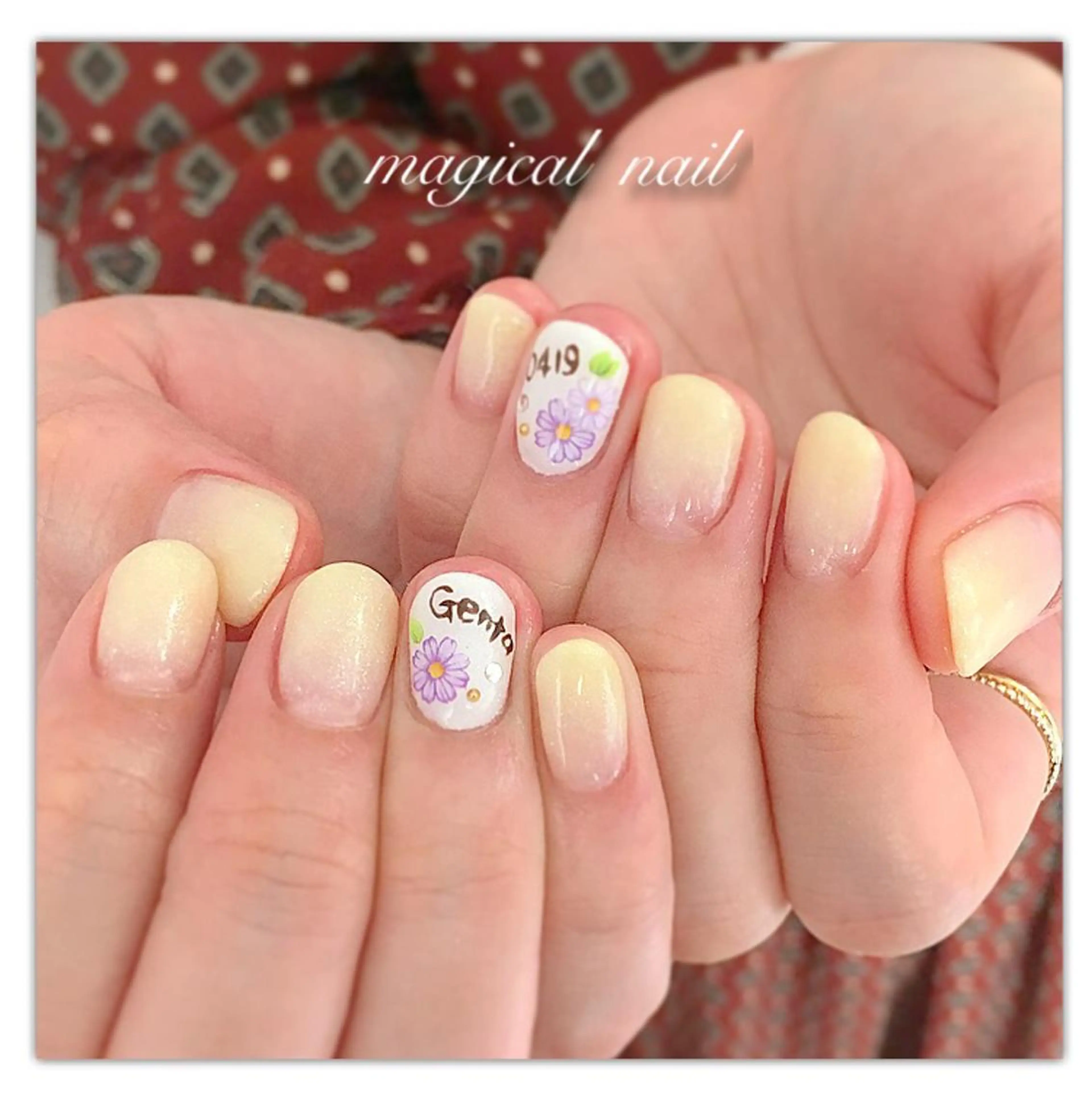 ネイル アートネイル グラデーション パステルネイル 春ネイル 黄色 magical nailのネイルデザイン