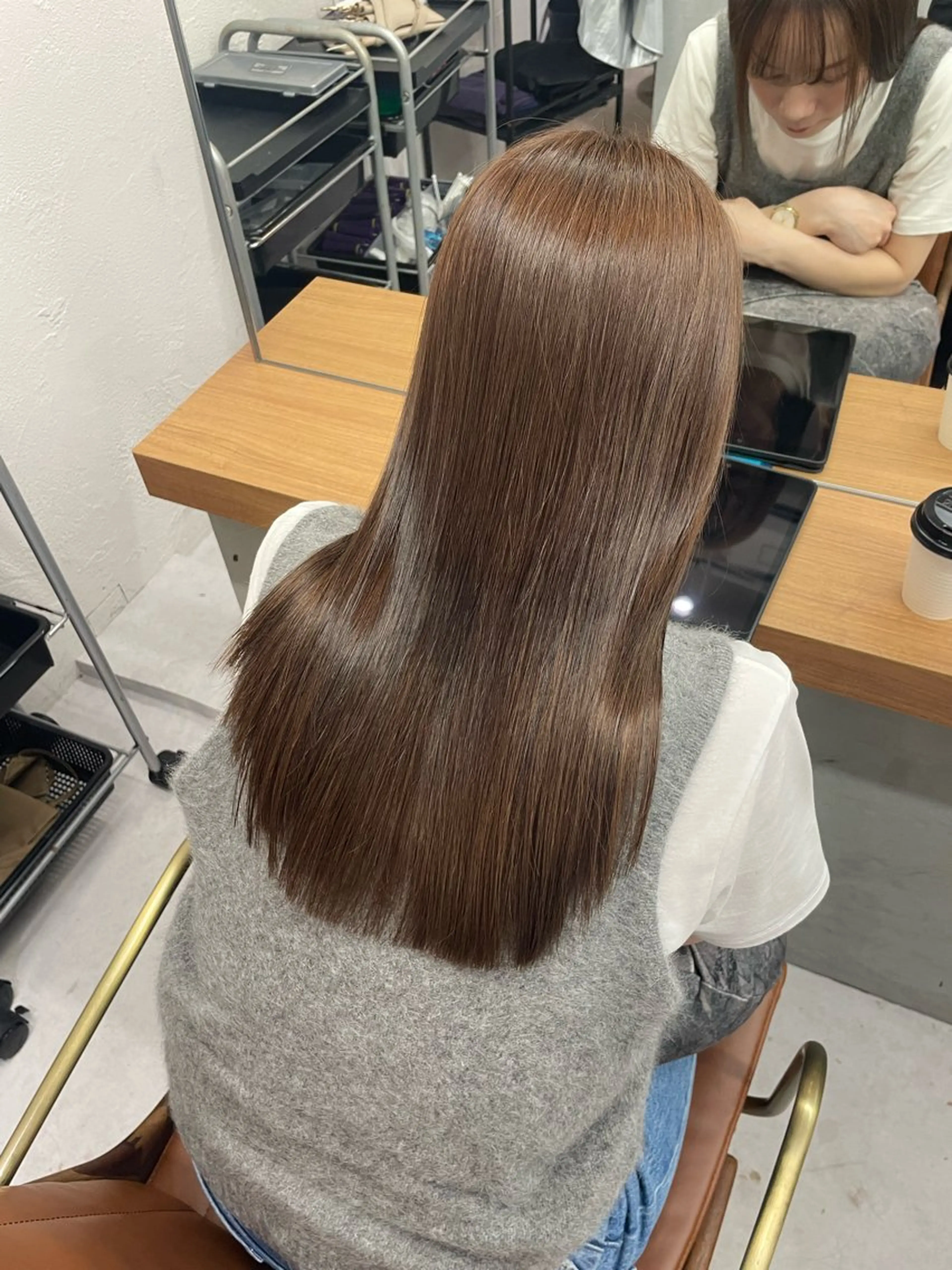 ロング ケアカラー ヘアカラー トリートメント _WHITE 佐伯 碧のヘアスタイル