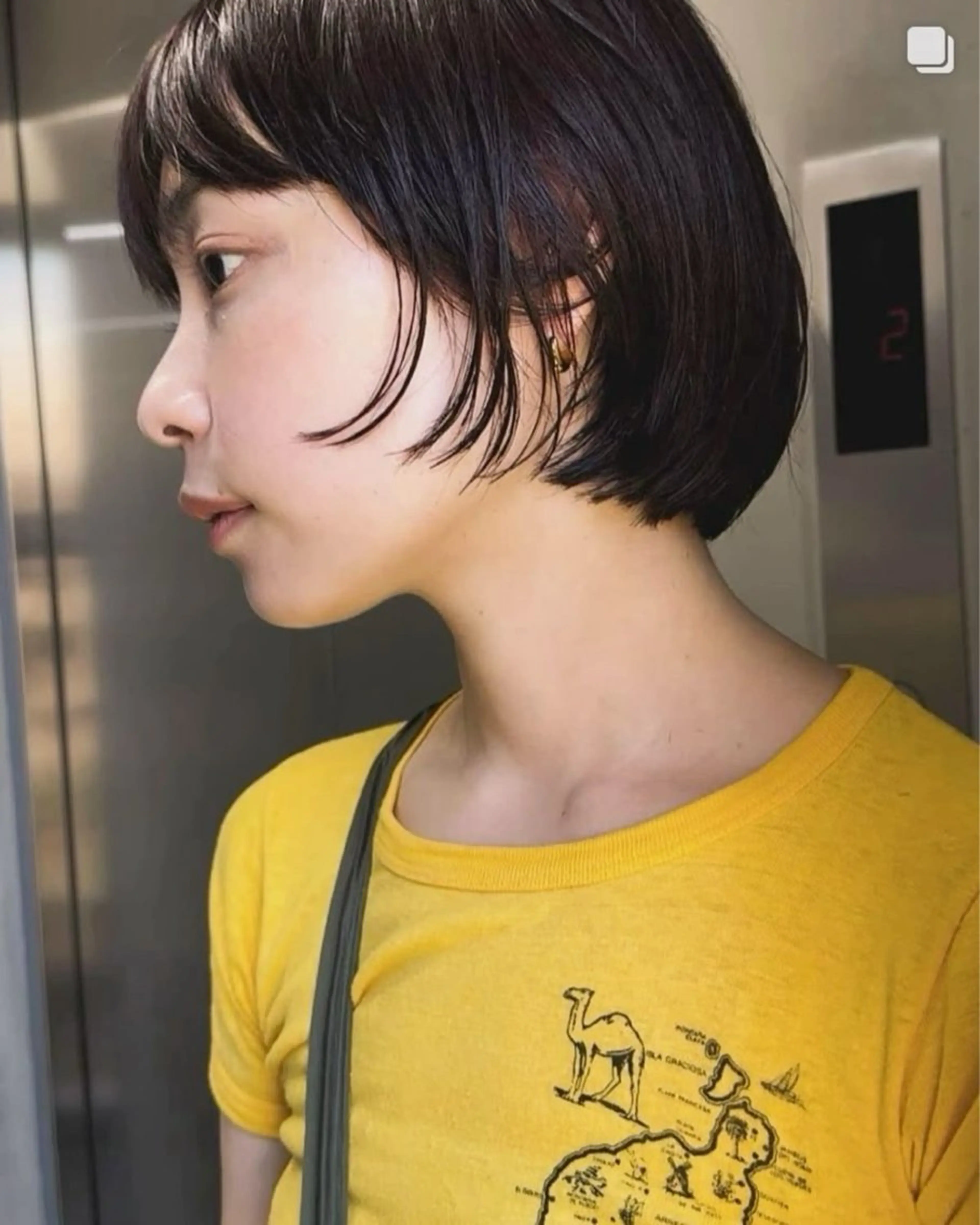 ショート レイヤーカット NERO加藤木麻彩のヘアスタイル