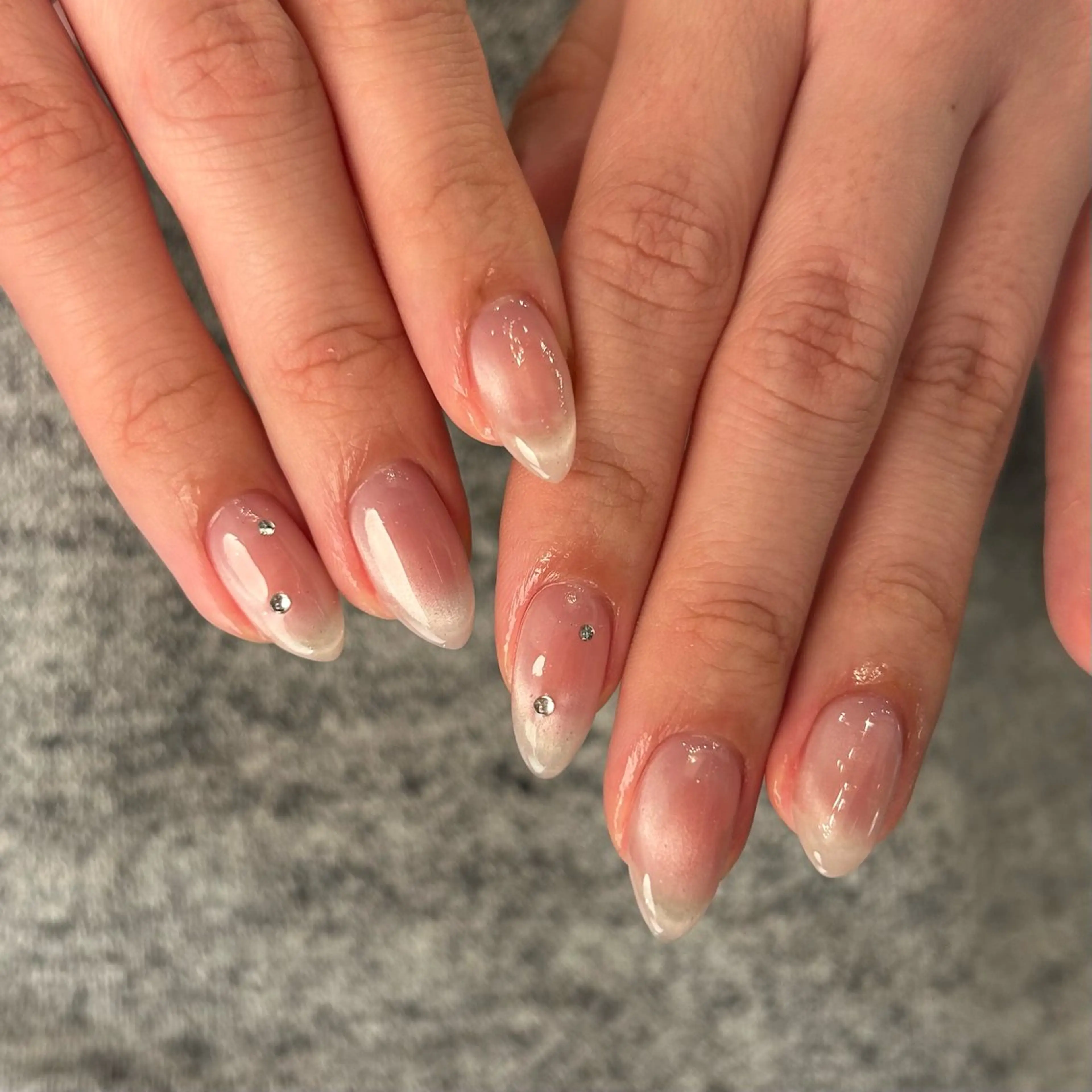 ネイル チークネイル フレンチネイル マグネットネイル マグネットフレンチ ハンドネイル Yumi シンプルネイルのネイルデザイン