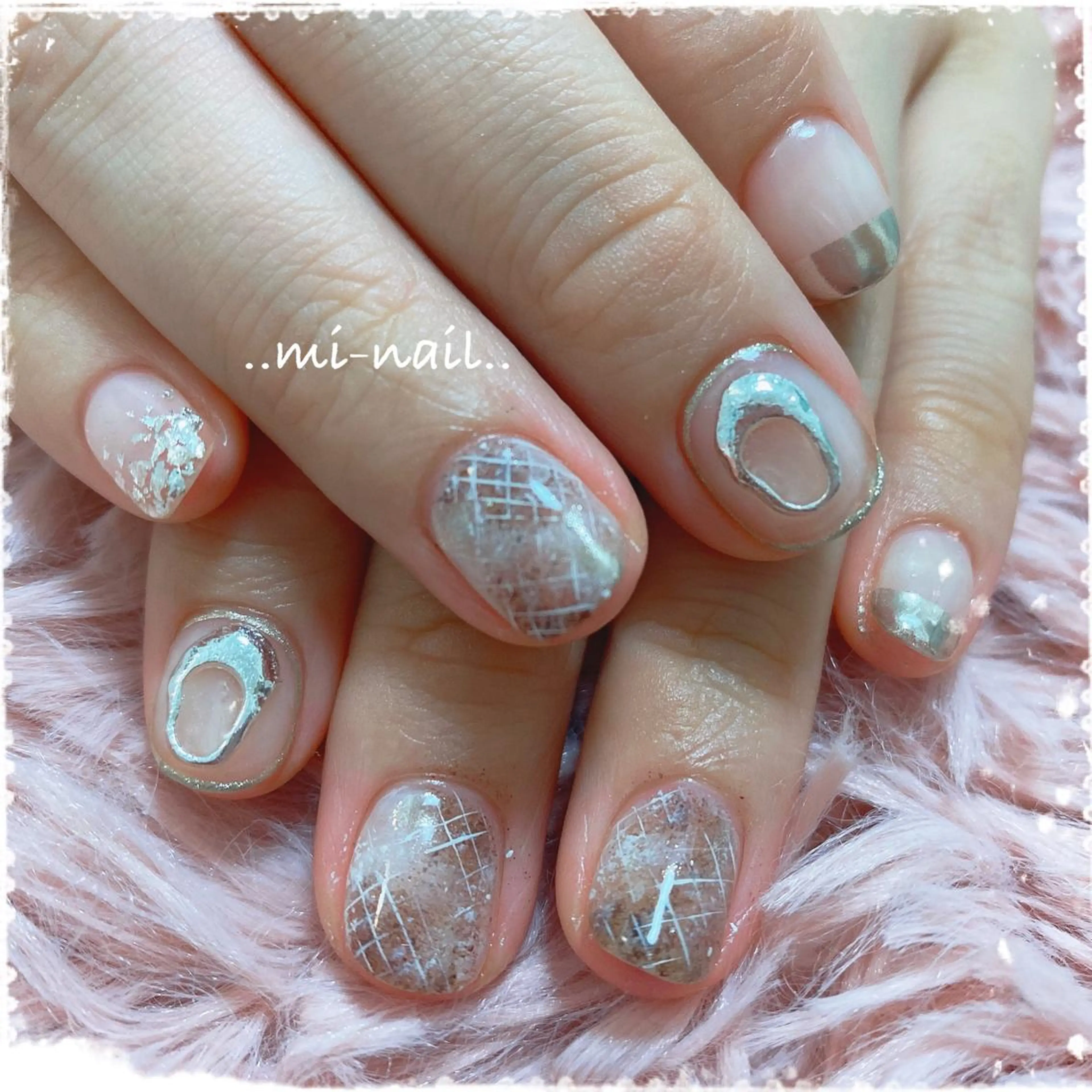 ネイル シルバー シンプルネイル ..mi-nail ..のネイルデザイン