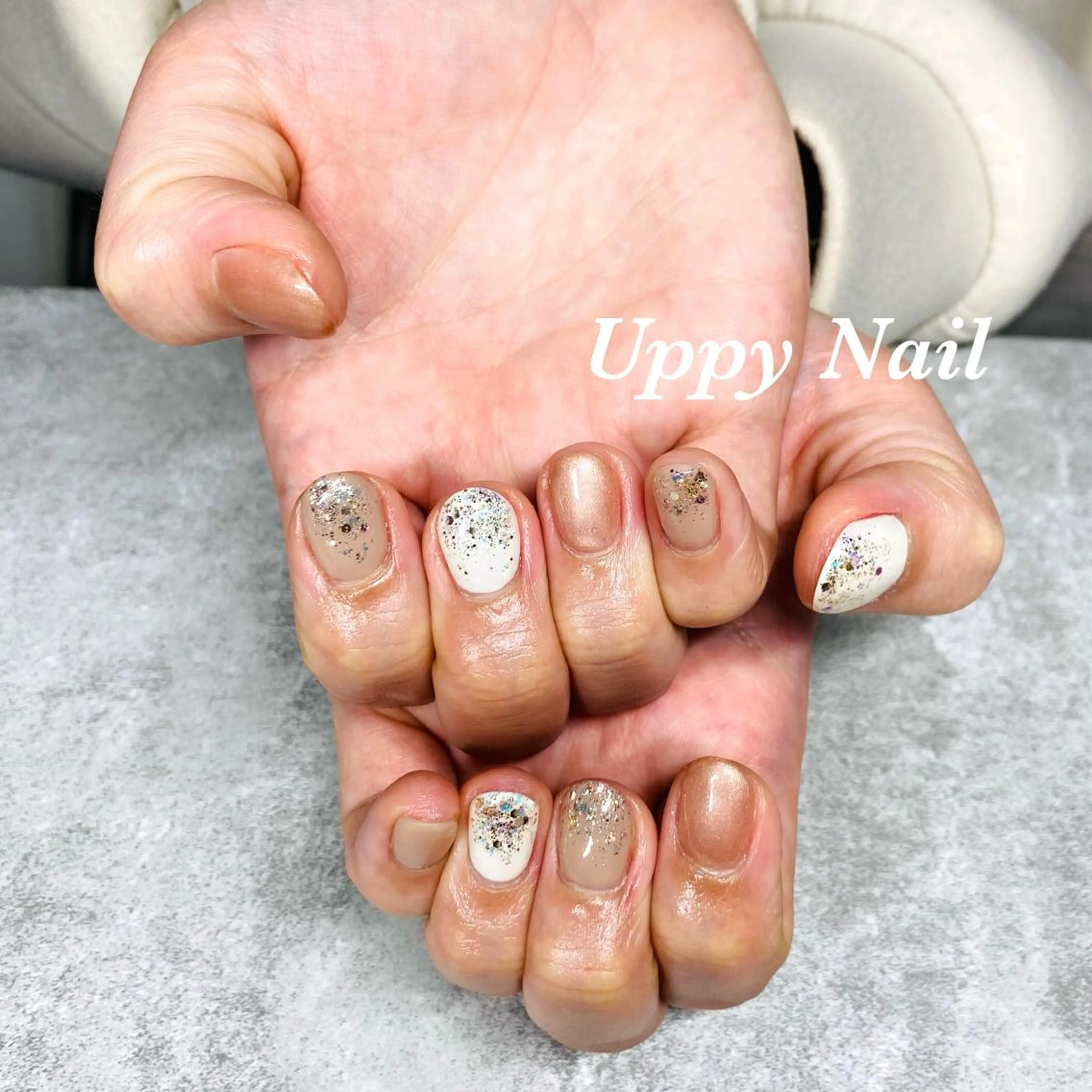 ネイル ラメ(グリッター) ワンカラーネイル オレンジ ホワイト ハンドネイル Uppy Nail ukyoのネイルデザイン