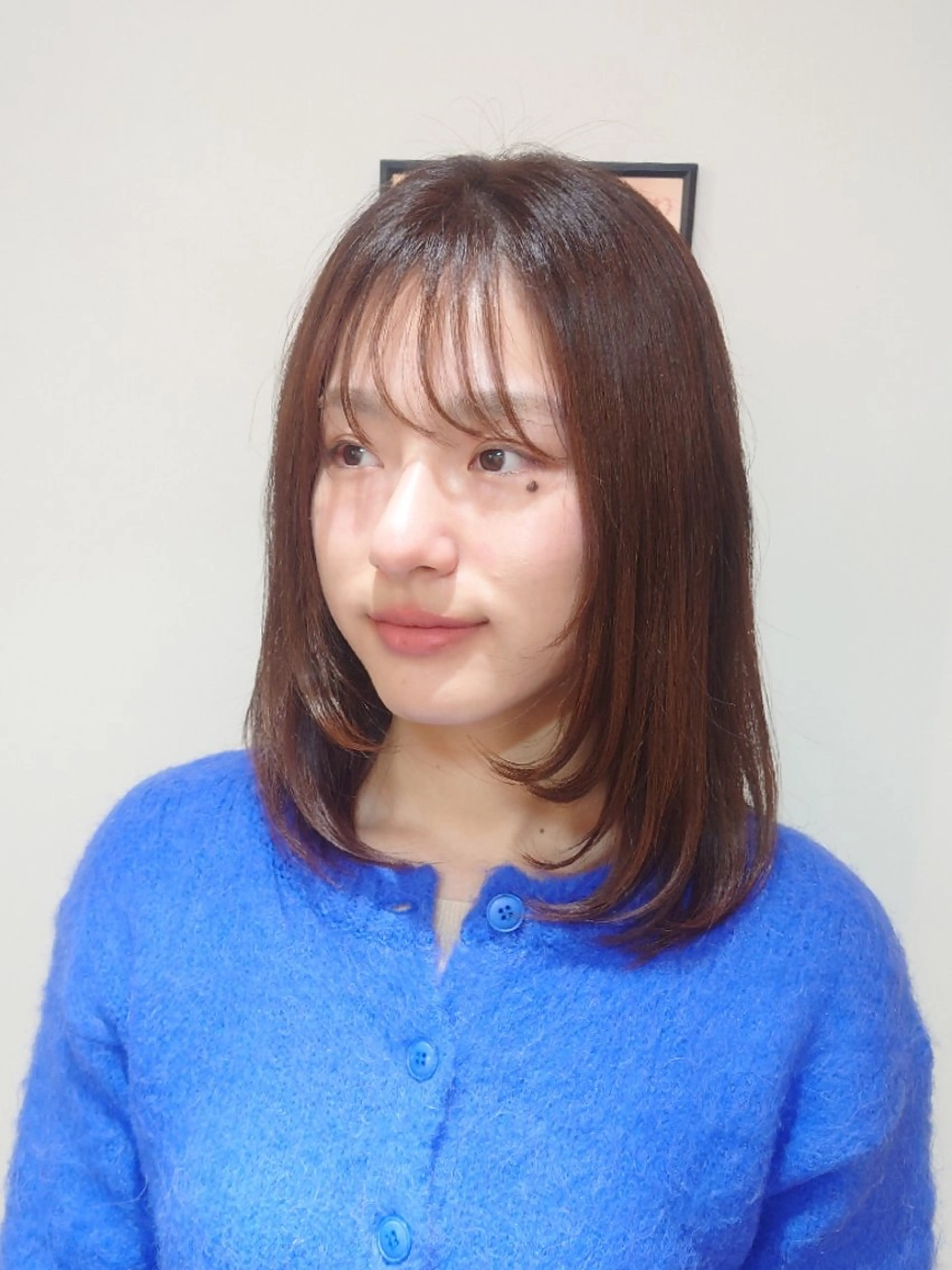 ミディアム 顔まわりレイヤー 顔周りカット レイヤーカット カット ヘアカラー aimée 神戸 オヤナギ　ユキ🦄のヘアスタイル