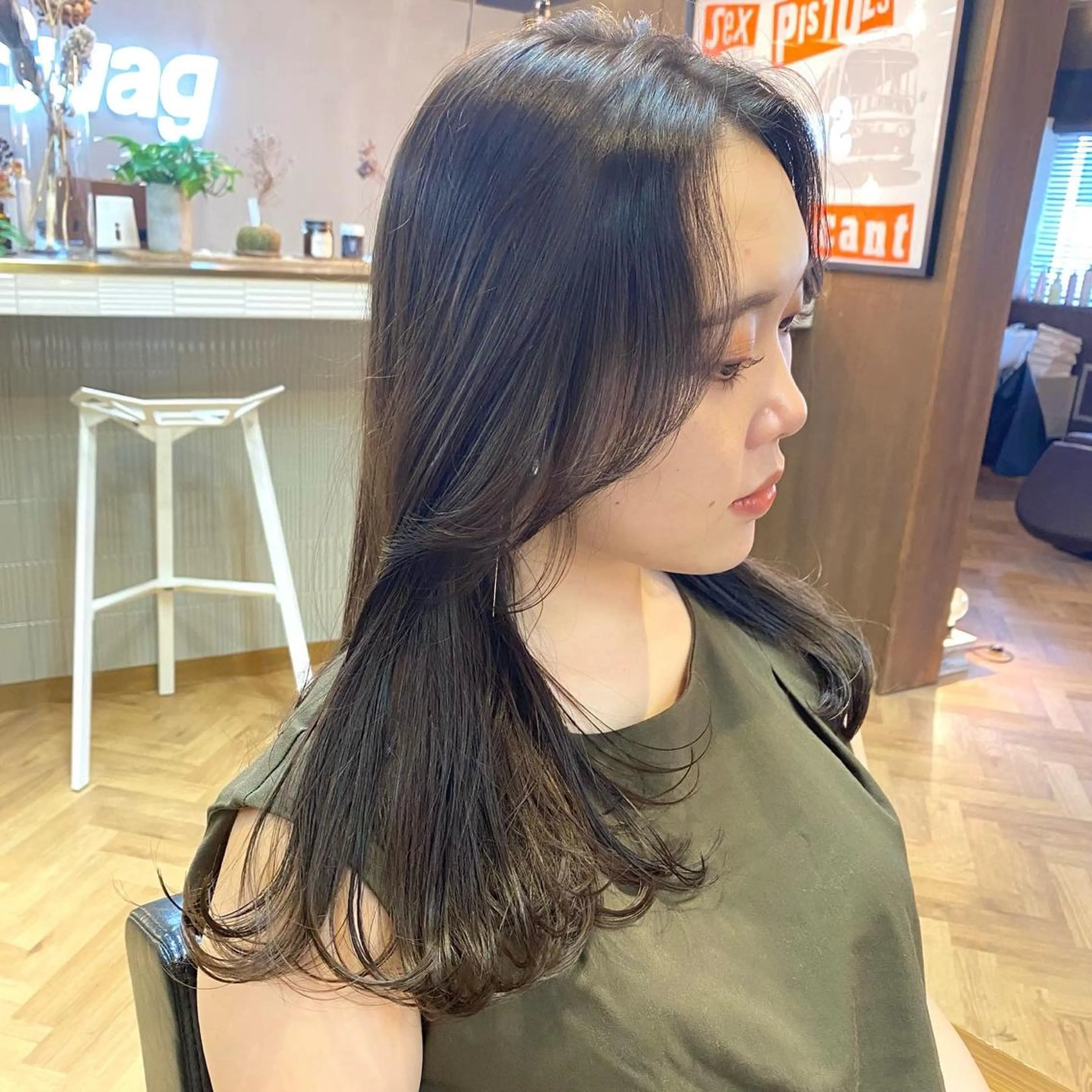 セミロング カラー パーマ ヘアアレンジ メンズ キッズ ネイル マツエク・マツパ 前川 朋香のヘアスタイル