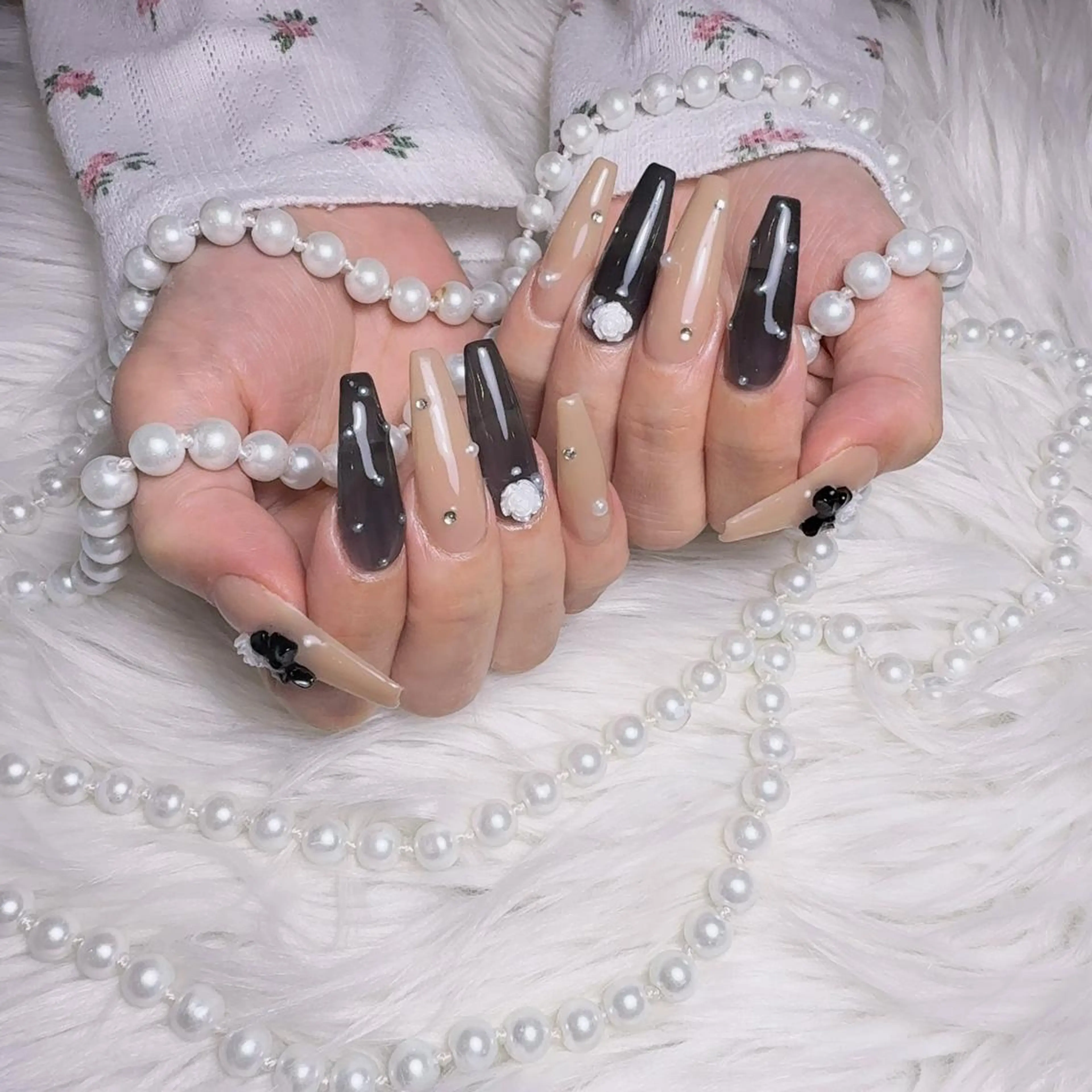 ネイル アートネイル フラッシュネイル フレンチネイル ジェルネイル ガラスフレンチ M2 BEAUTY サロンのネイルデザイン