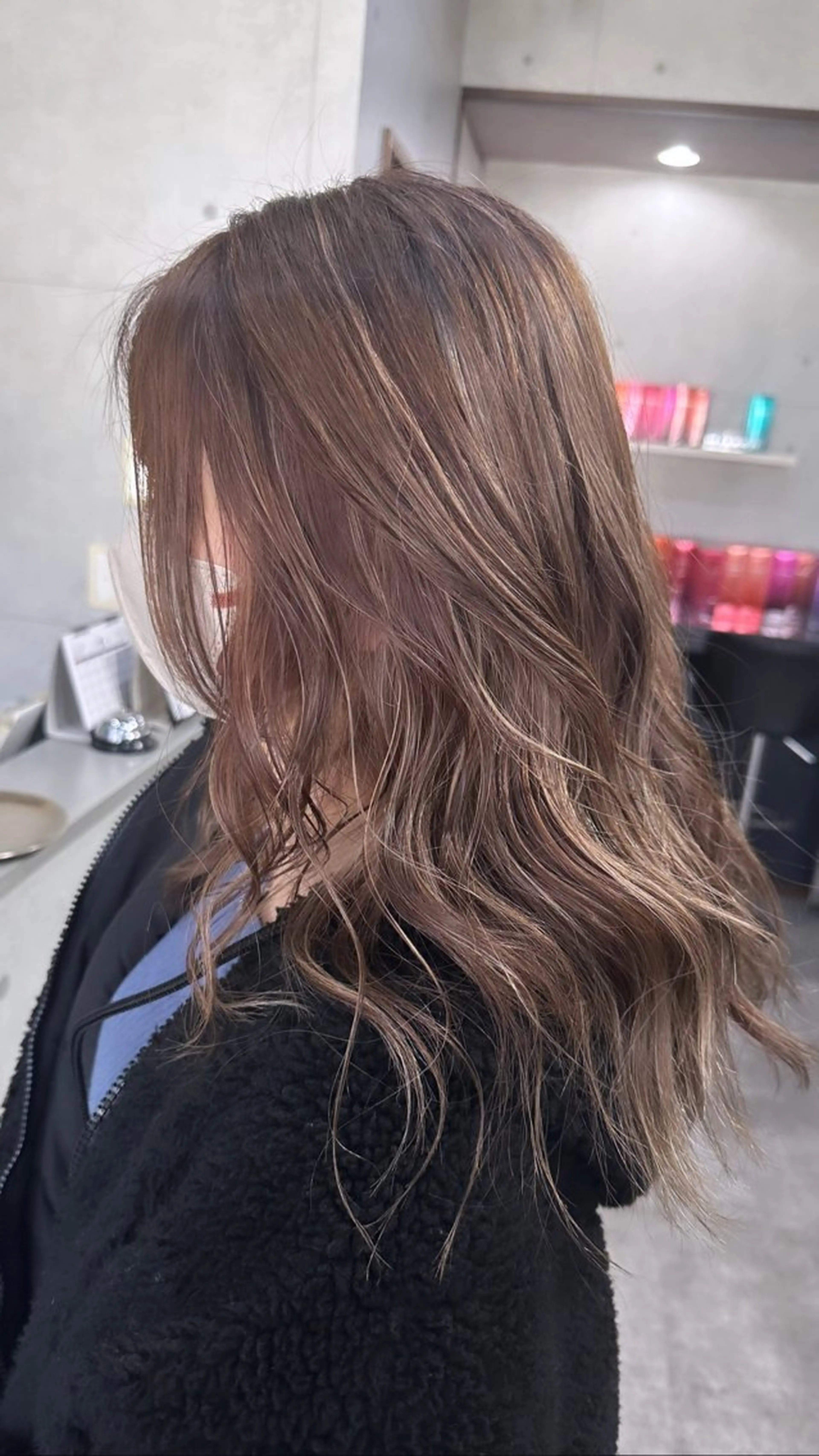 ミディアム 外国人風カラー ハイライト レイヤーカット REVE美容室 REVEマツエクのヘアスタイル