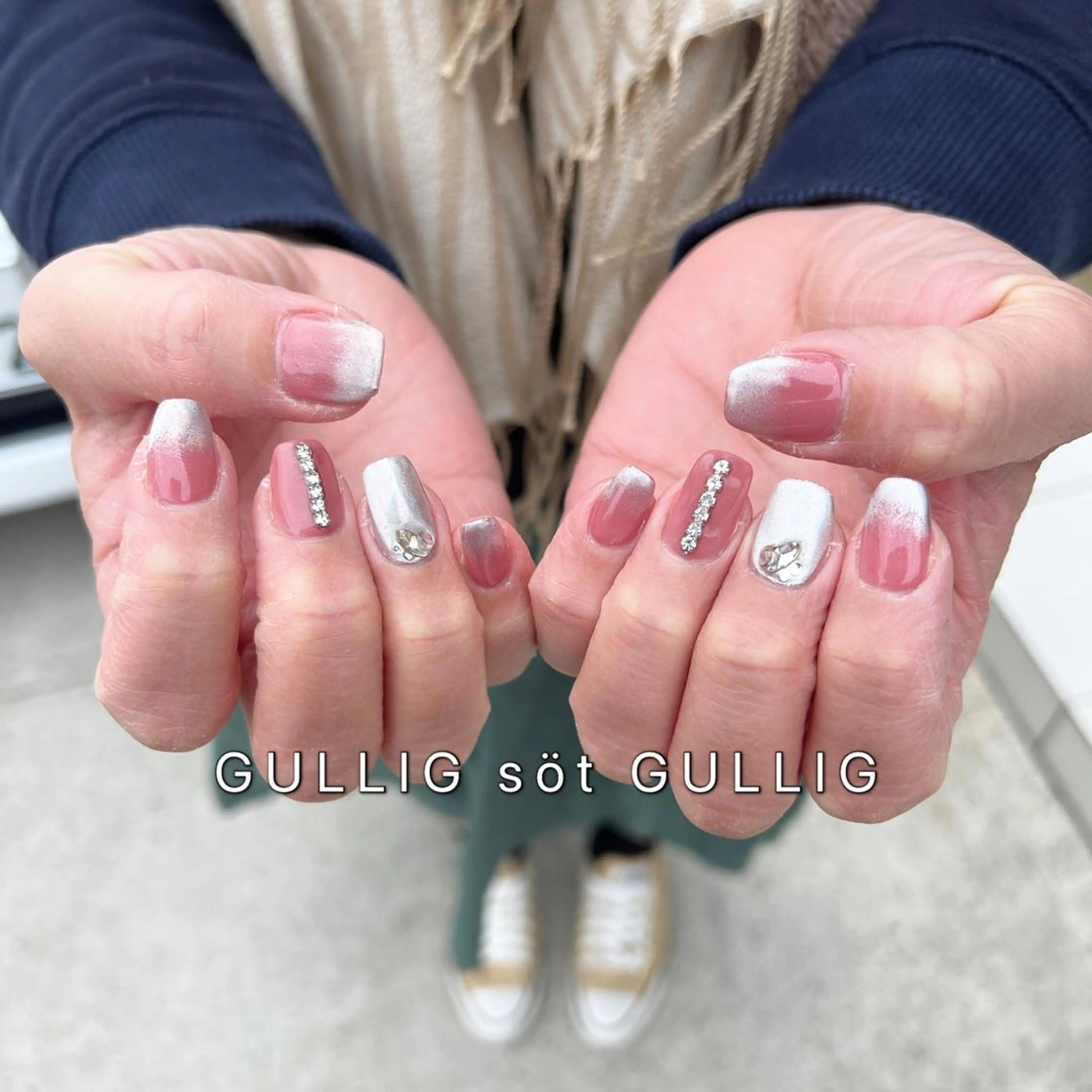 ネイル ハンドネイル フットネイル GULLIG söt GULLIGのネイルデザイン