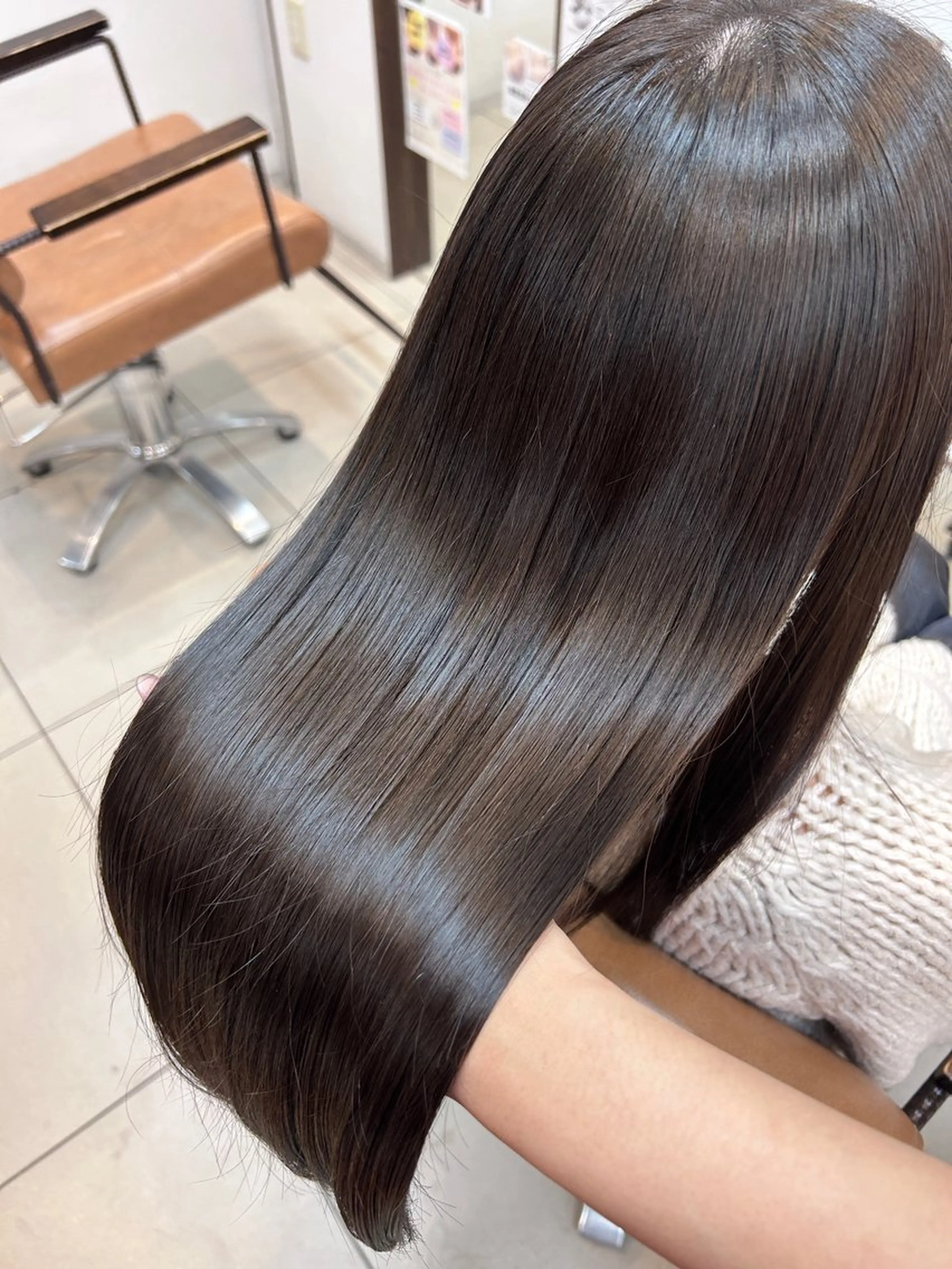 ロング カラー 透明感カラー グレージュ 阪田 真奈未のヘアスタイル