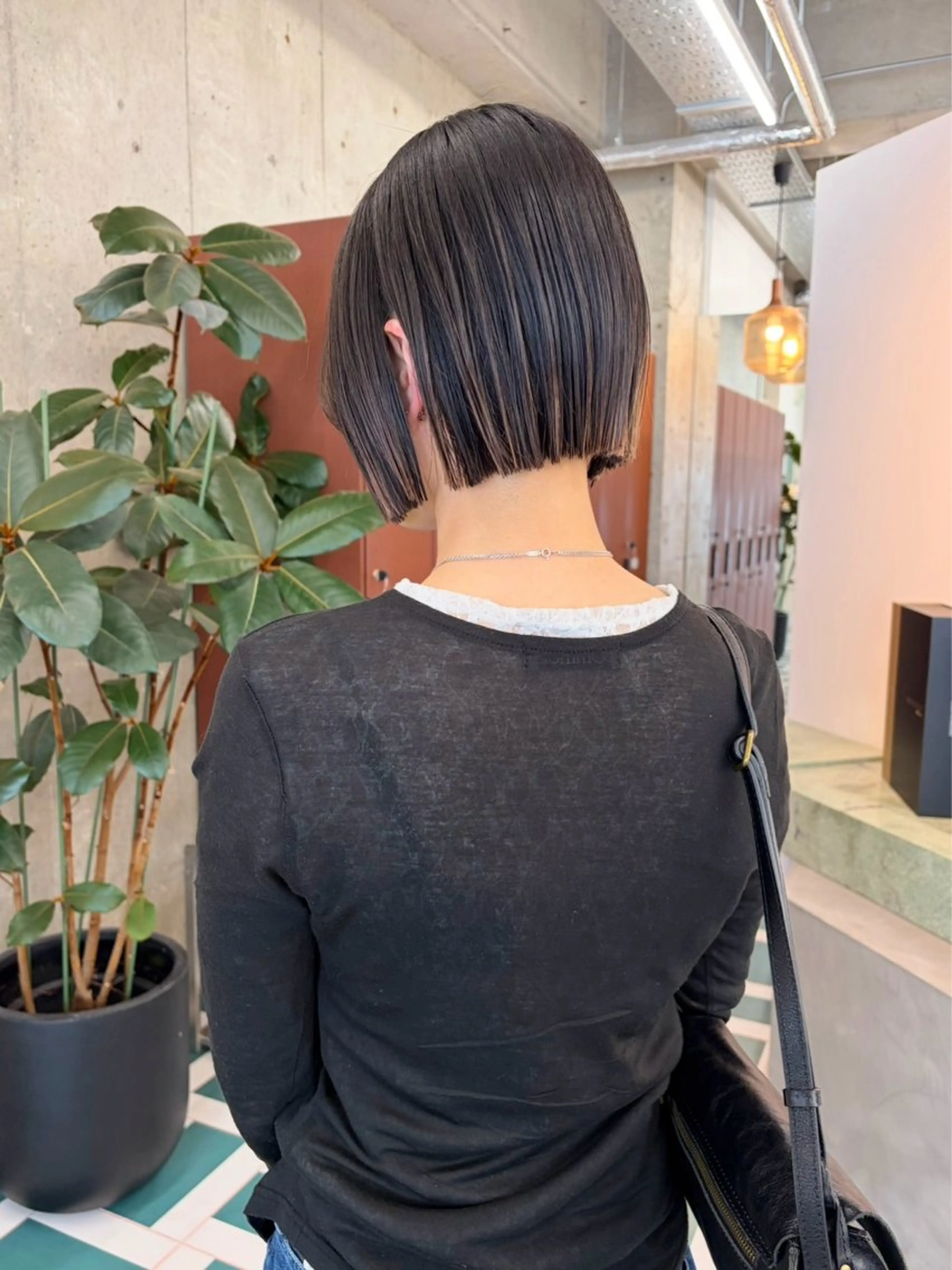 ショート カット RIN/レイヤー/ ボブ/オリーブカラーのヘアスタイル