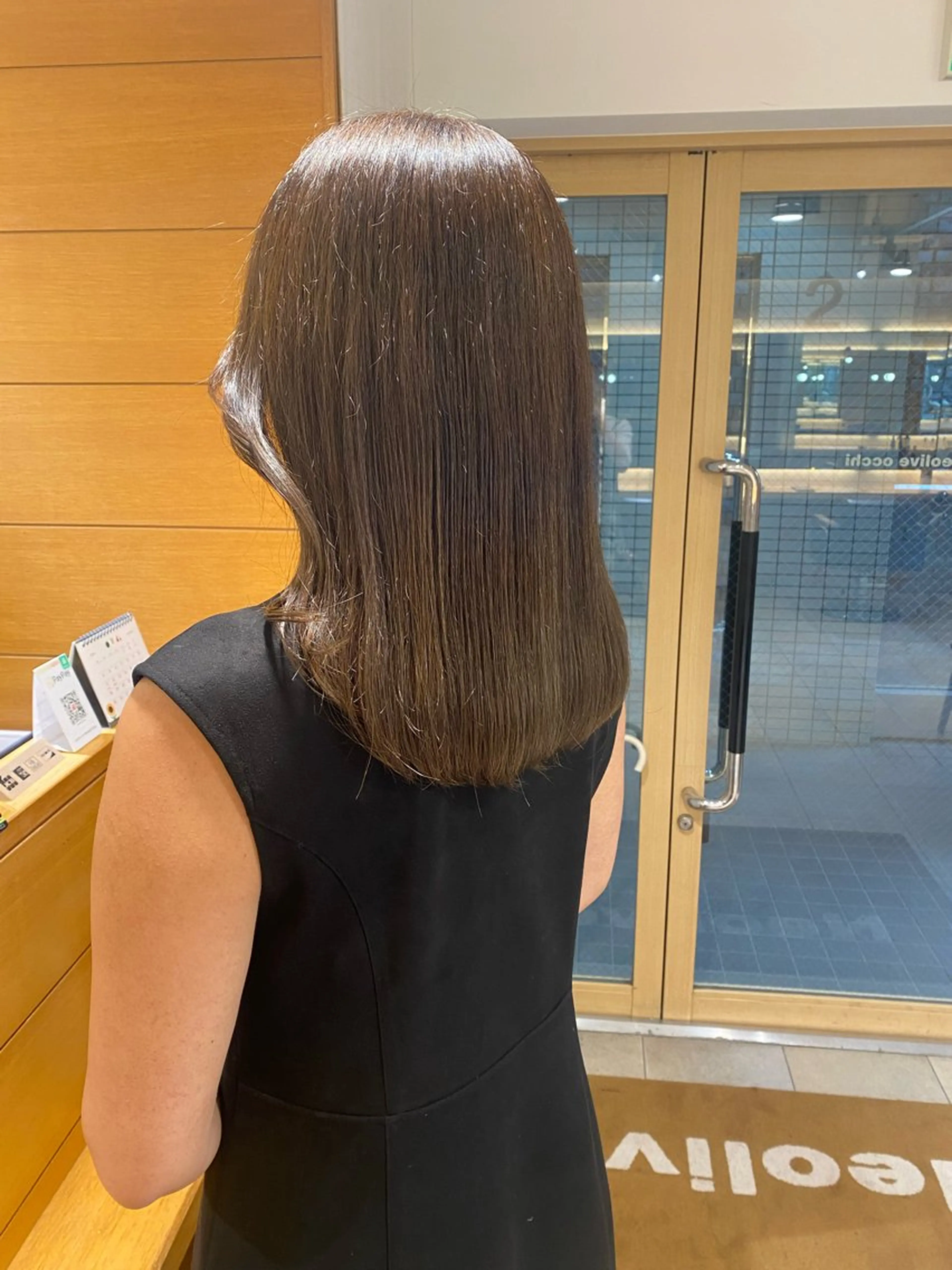 ミディアム カラー ベージュカラー オリーブベージュ ヘアカラー 谷川あかり /ナチュラルパーマのヘアスタイル