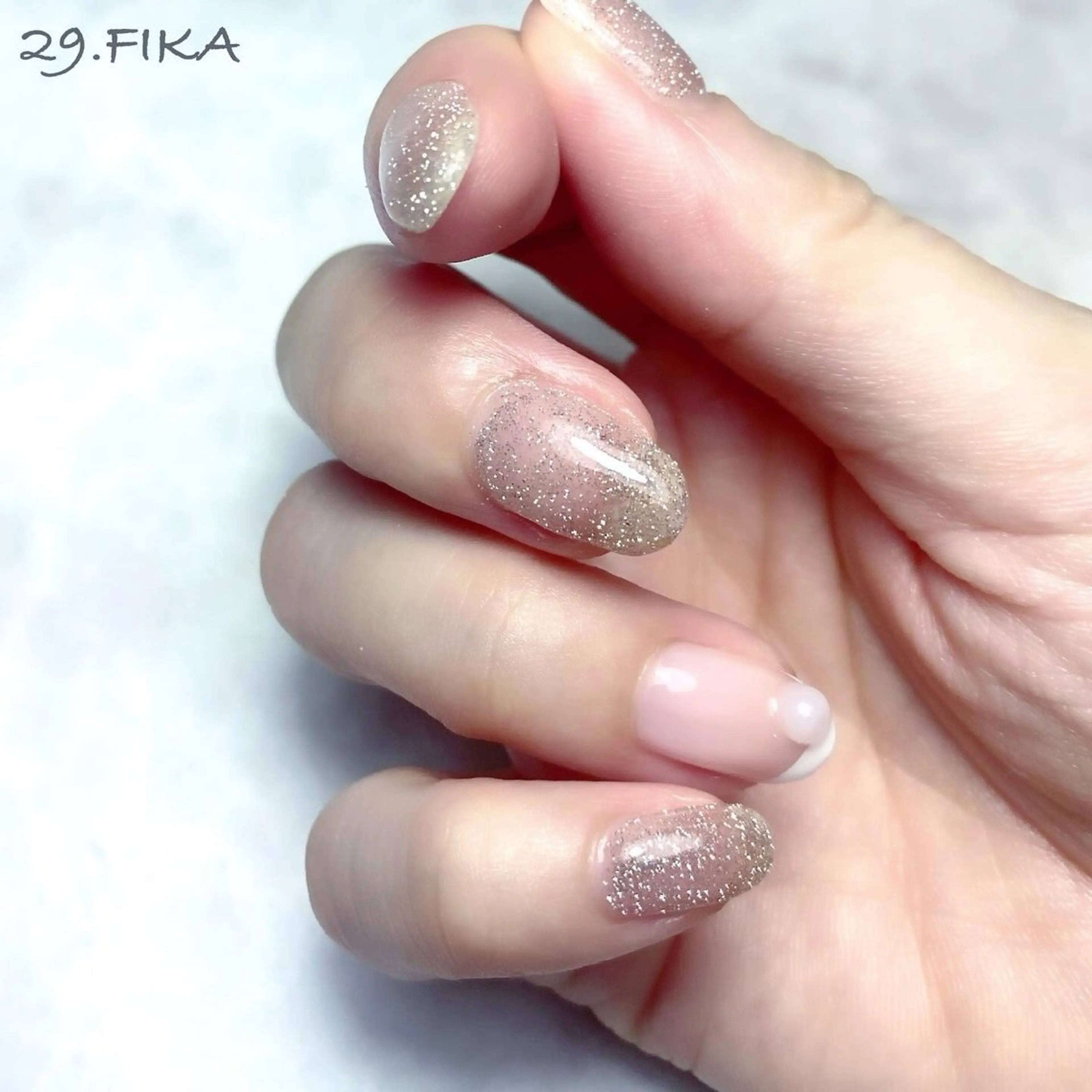 ネイル フラッシュネイル ジェルネイル キラキラネイル ハンドネイル 29.FIKA misaのネイルデザイン