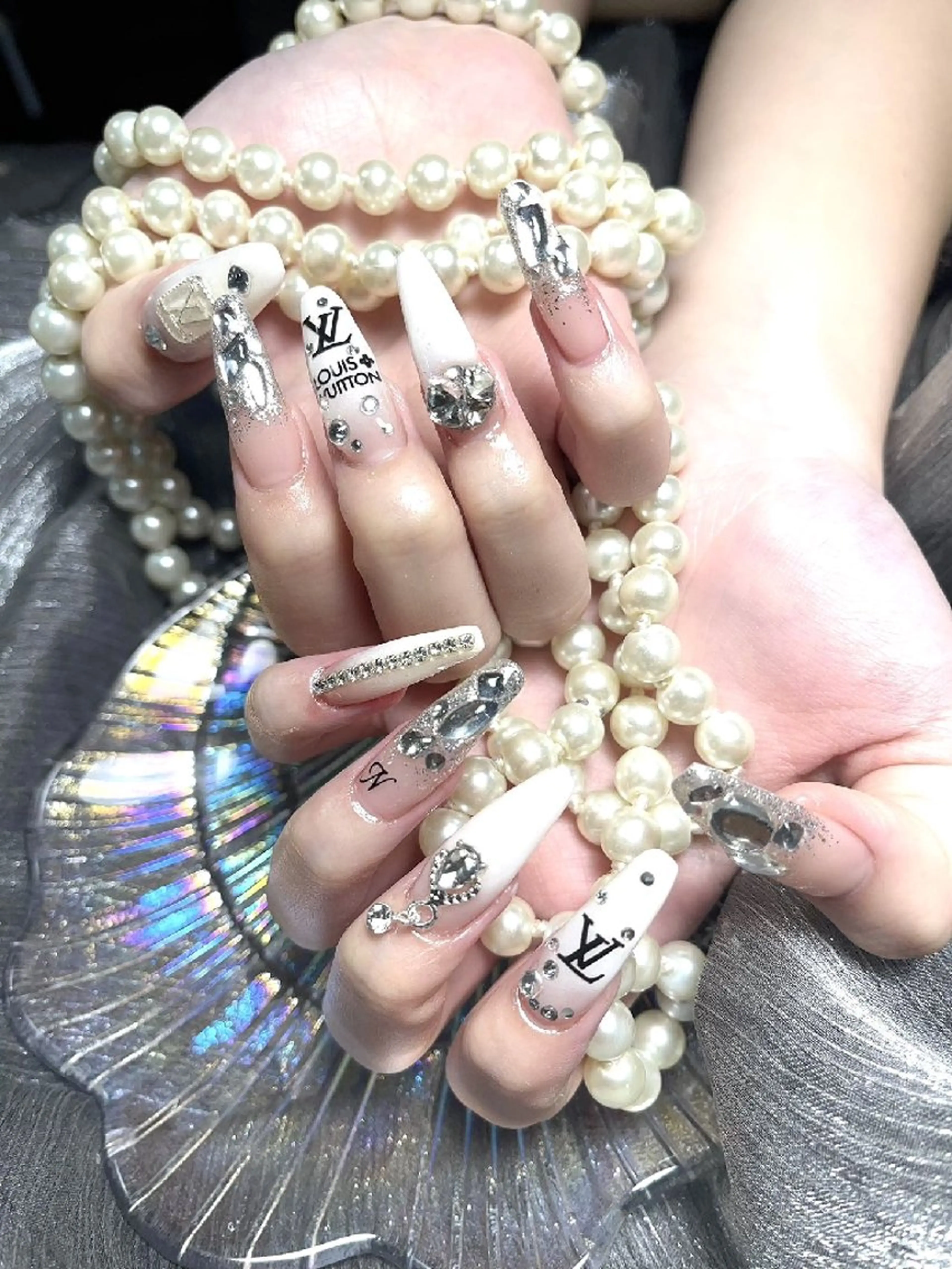 ネイル ENsalon AKIRAのネイルデザイン