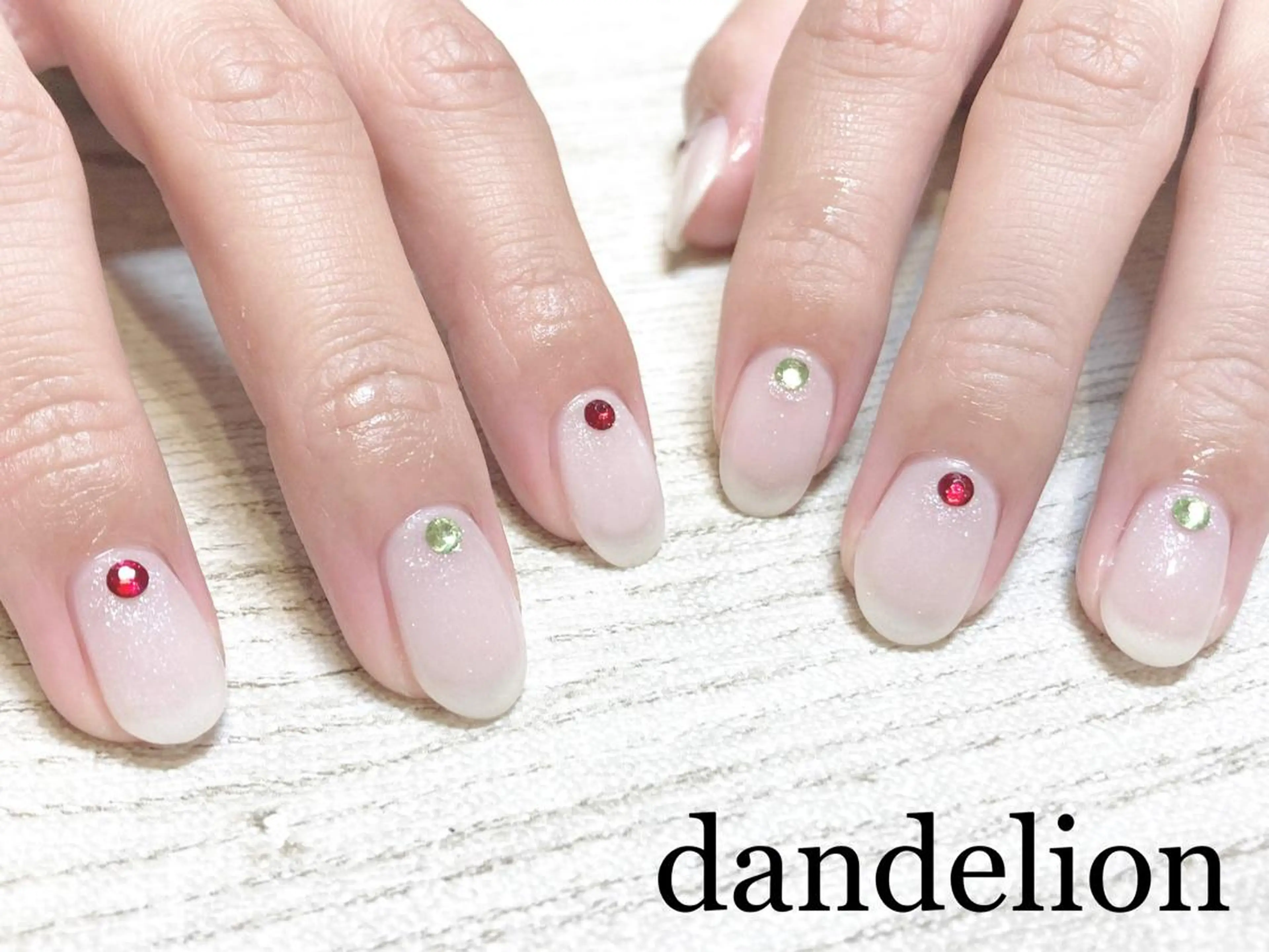 ネイル ハンドネイル ハンドケア dandelion ダンデライオンのネイルデザイン