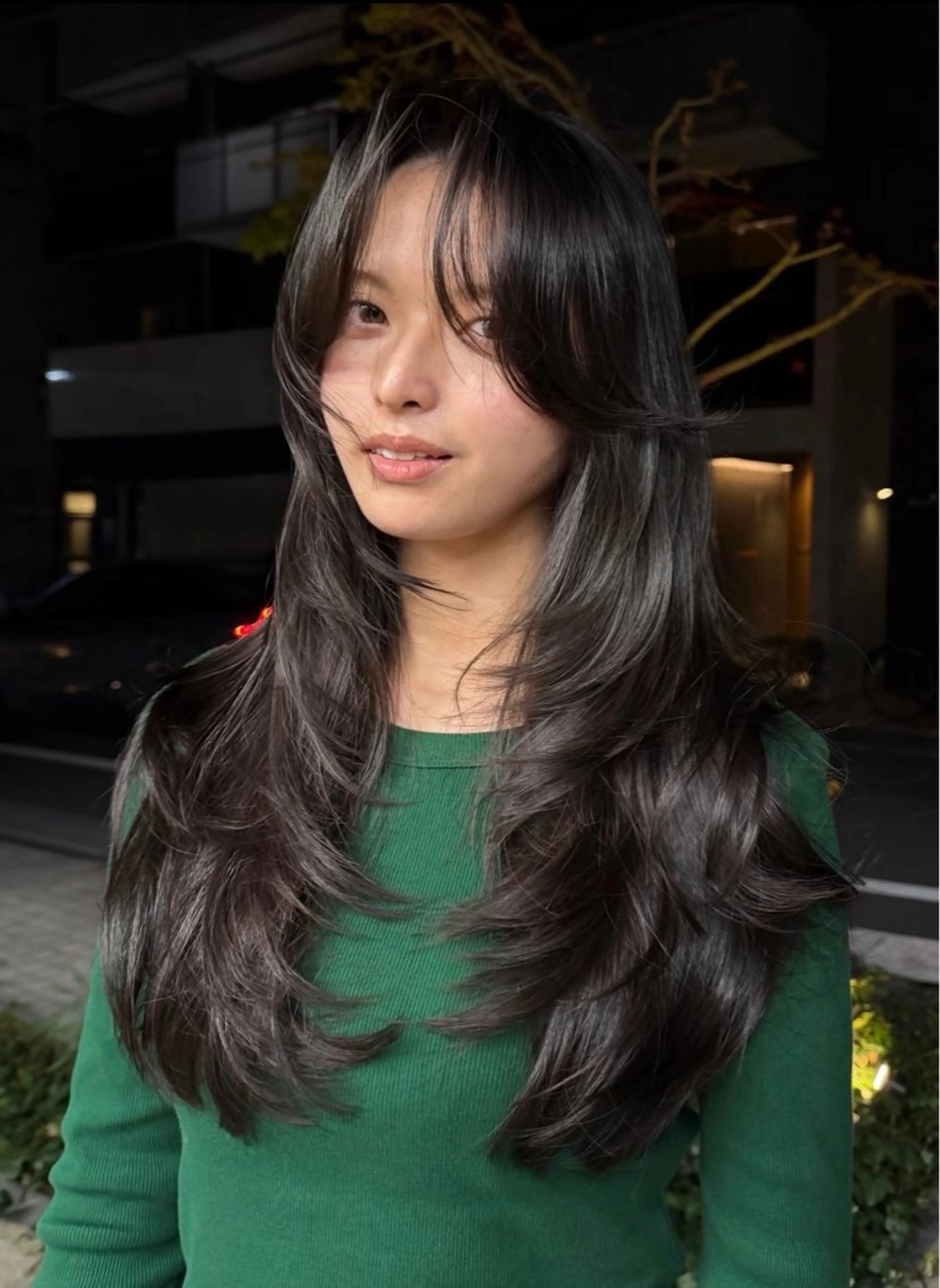 ロング アッシュ アッシュグレー アッシュグレージュ レイヤーカット カット ヘアカラー Miho/海外レイヤ ー/縮毛矯正のヘアスタイル