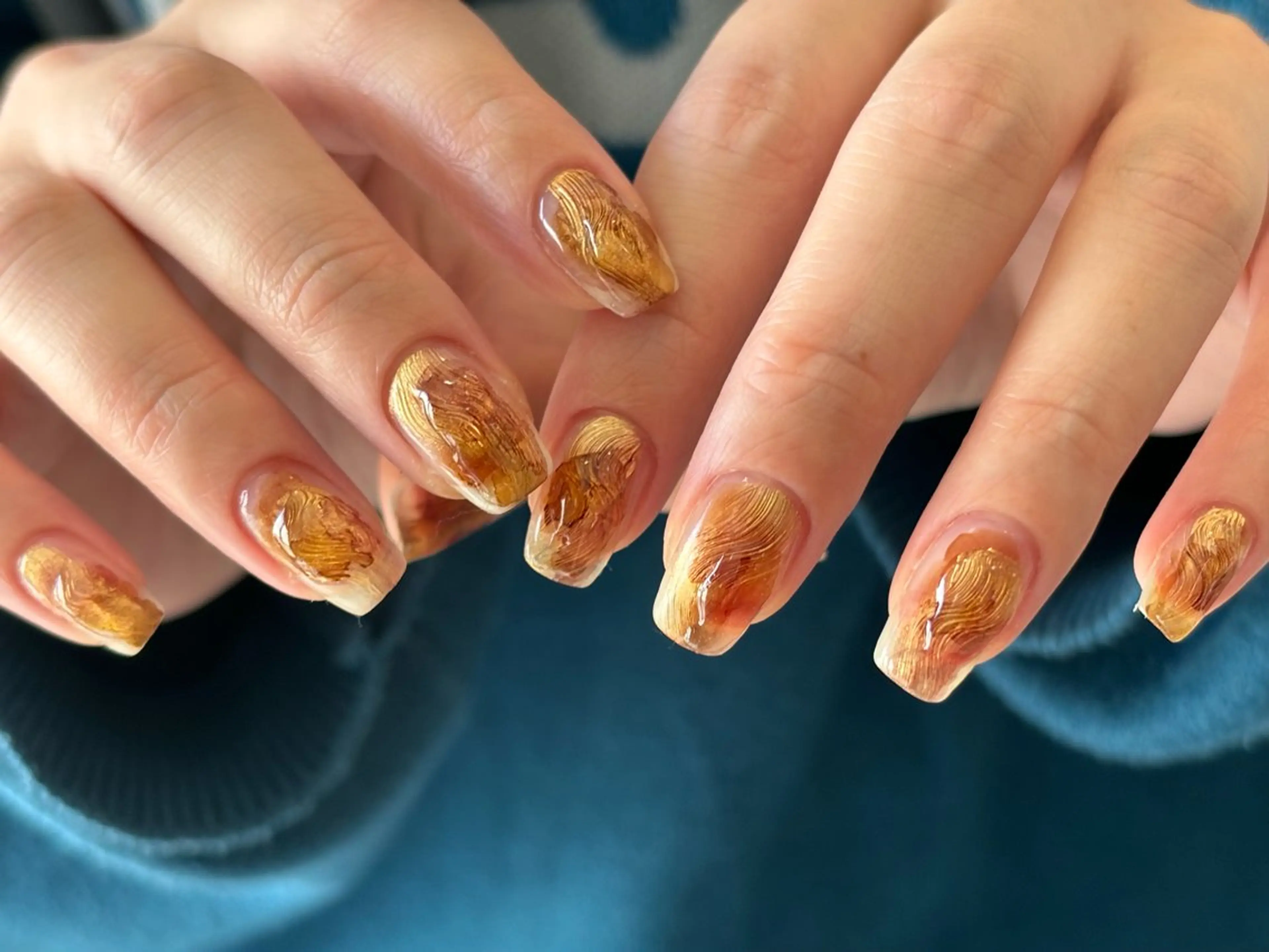 ネイル ブラウン ゴールド ニュアンスネイル ハンドネイル charme nailのネイルデザイン