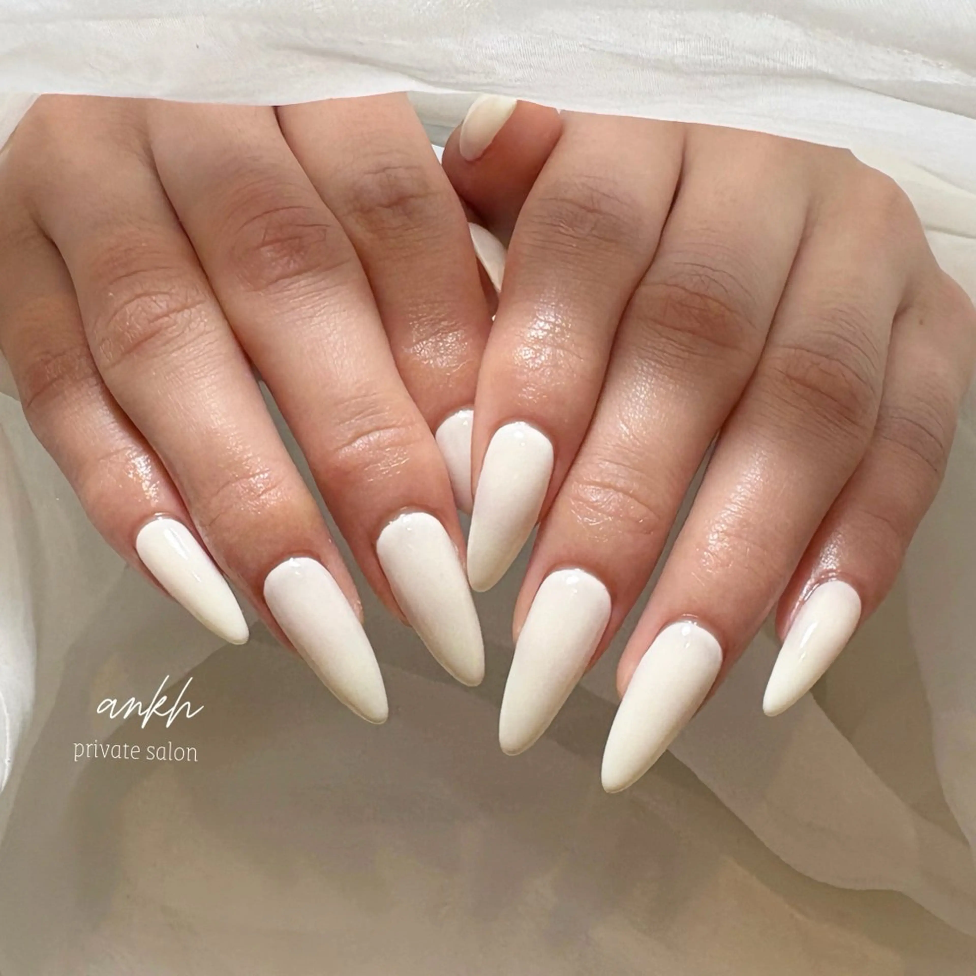 ネイル オフィスネイル シンプルネイル ホワイト ankh. Minaのネイルデザイン