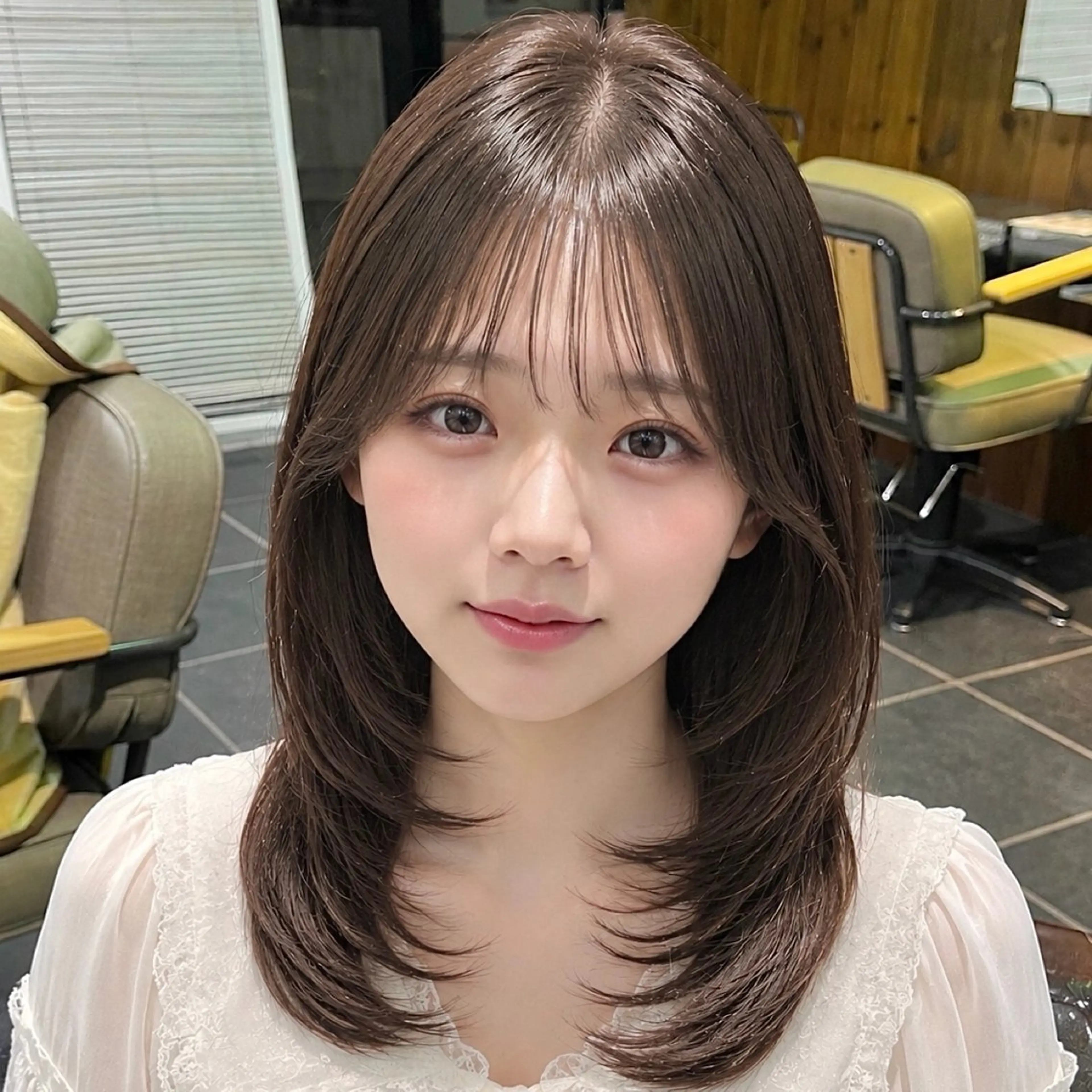 ミディアム ミディアムレイヤー 顔周りカット 韓国風ヘア レイヤーカット 小顔カット ruen大分駅店/ chitoseのヘアスタイル